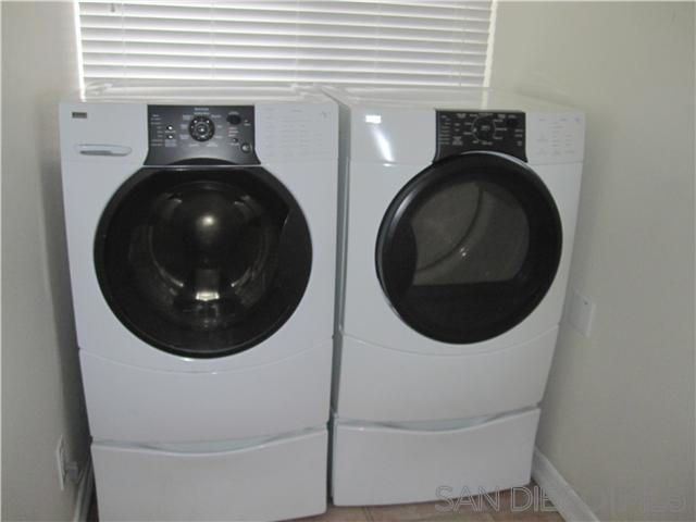 Detail Gallery Image 8 of 18 For 4566  Sherlock Court, San Diego,  CA 92122 - 3 Beds | 2/1 Baths