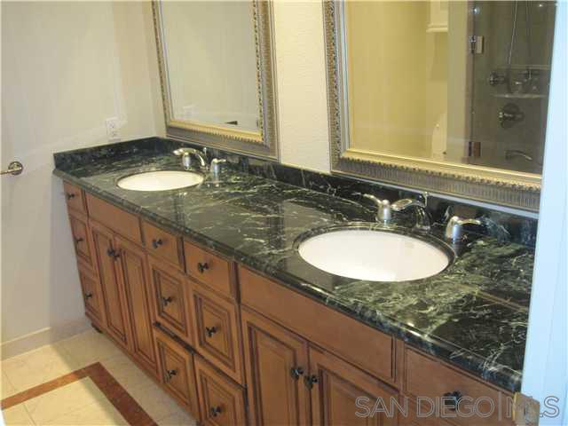 Detail Gallery Image 9 of 18 For 4566  Sherlock Court, San Diego,  CA 92122 - 3 Beds | 2/1 Baths