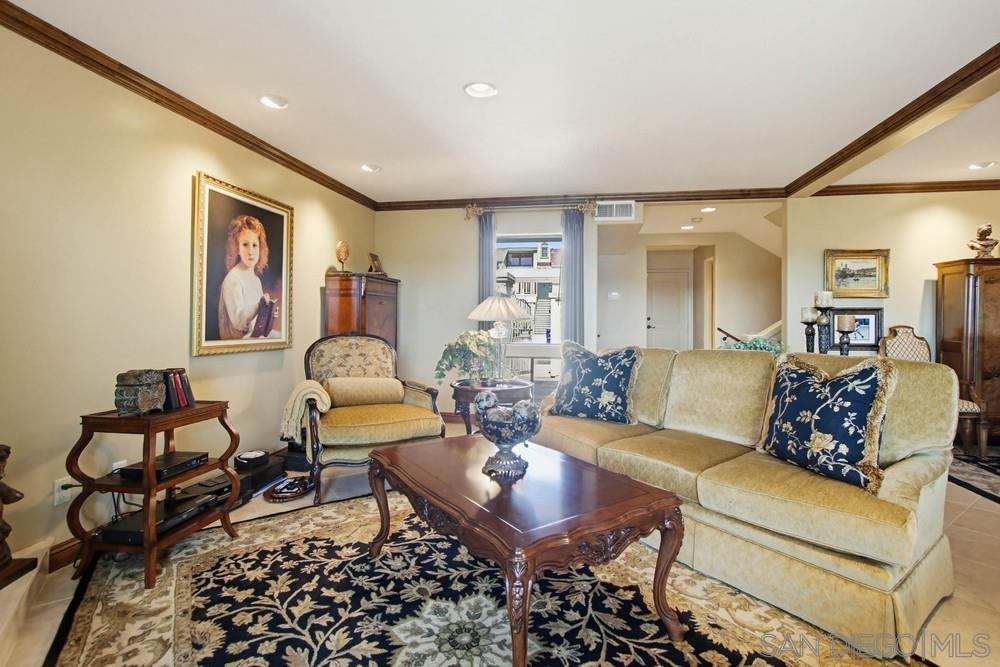 Detail Gallery Image 11 of 50 For 1366  Camino Lujan, San Diego,  CA 92111 - 3 Beds | 2/1 Baths