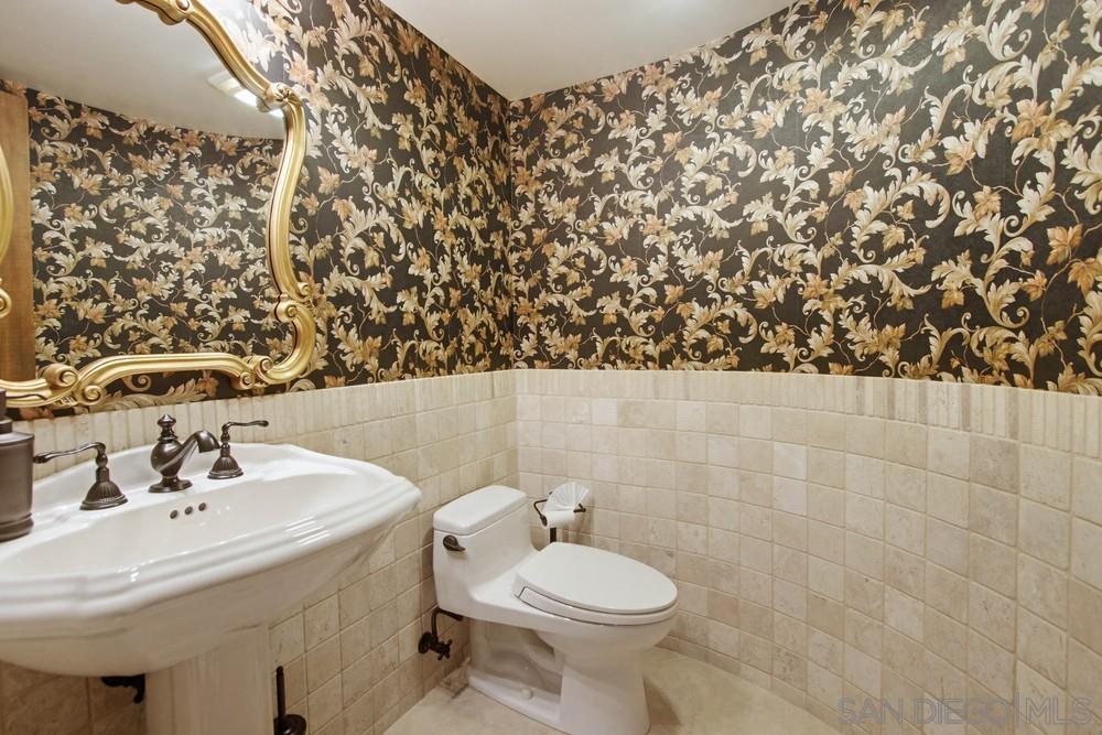 Detail Gallery Image 19 of 50 For 1366  Camino Lujan, San Diego,  CA 92111 - 3 Beds | 2/1 Baths