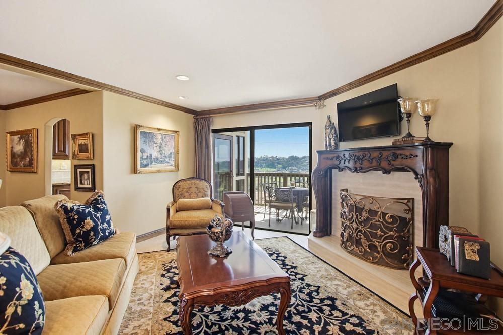 Detail Gallery Image 4 of 50 For 1366  Camino Lujan, San Diego,  CA 92111 - 3 Beds | 2/1 Baths