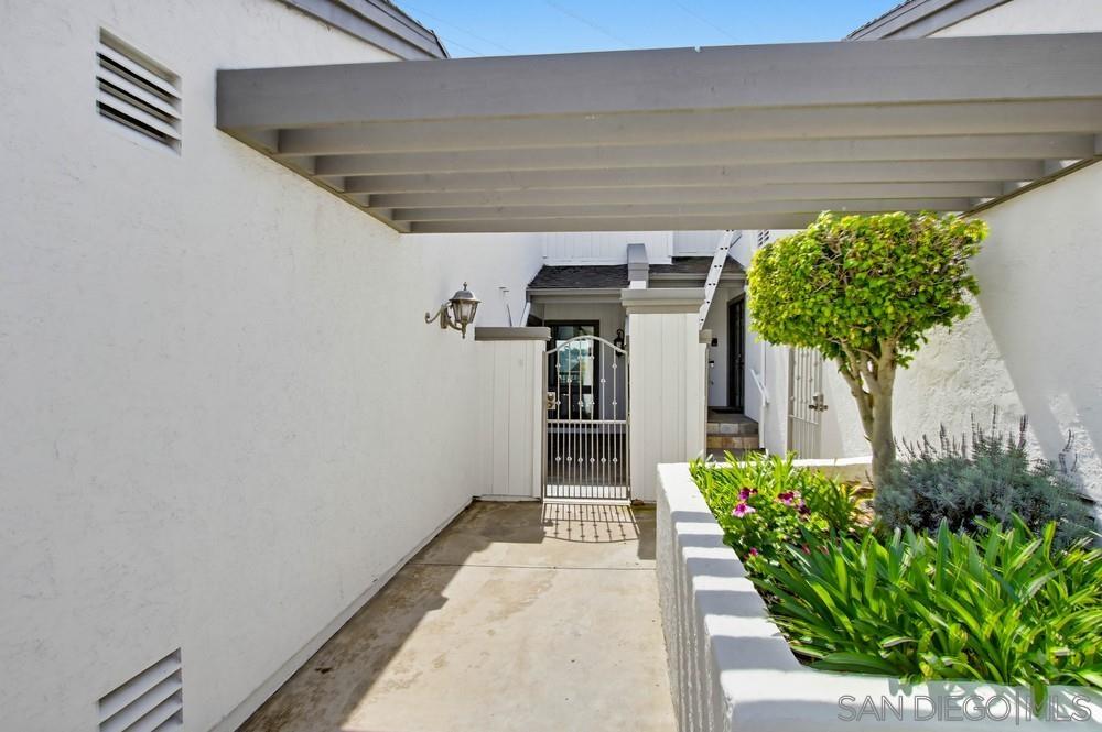 Detail Gallery Image 48 of 50 For 1366  Camino Lujan, San Diego,  CA 92111 - 3 Beds | 2/1 Baths