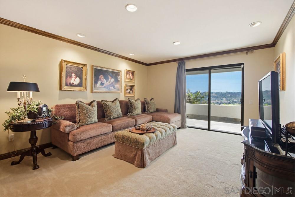 Detail Gallery Image 6 of 50 For 1366  Camino Lujan, San Diego,  CA 92111 - 3 Beds | 2/1 Baths