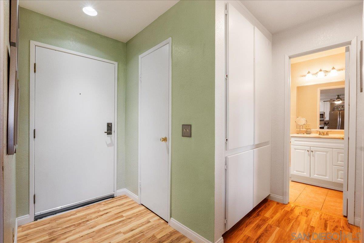 Detail Gallery Image 19 of 30 For 6350  Genesee Ave.  #115,  San Diego,  CA 92122 - 2 Beds | 2 Baths