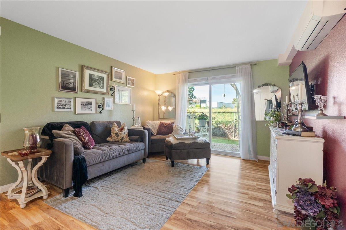 Detail Gallery Image 3 of 30 For 6350  Genesee Ave.  #115,  San Diego,  CA 92122 - 2 Beds | 2 Baths