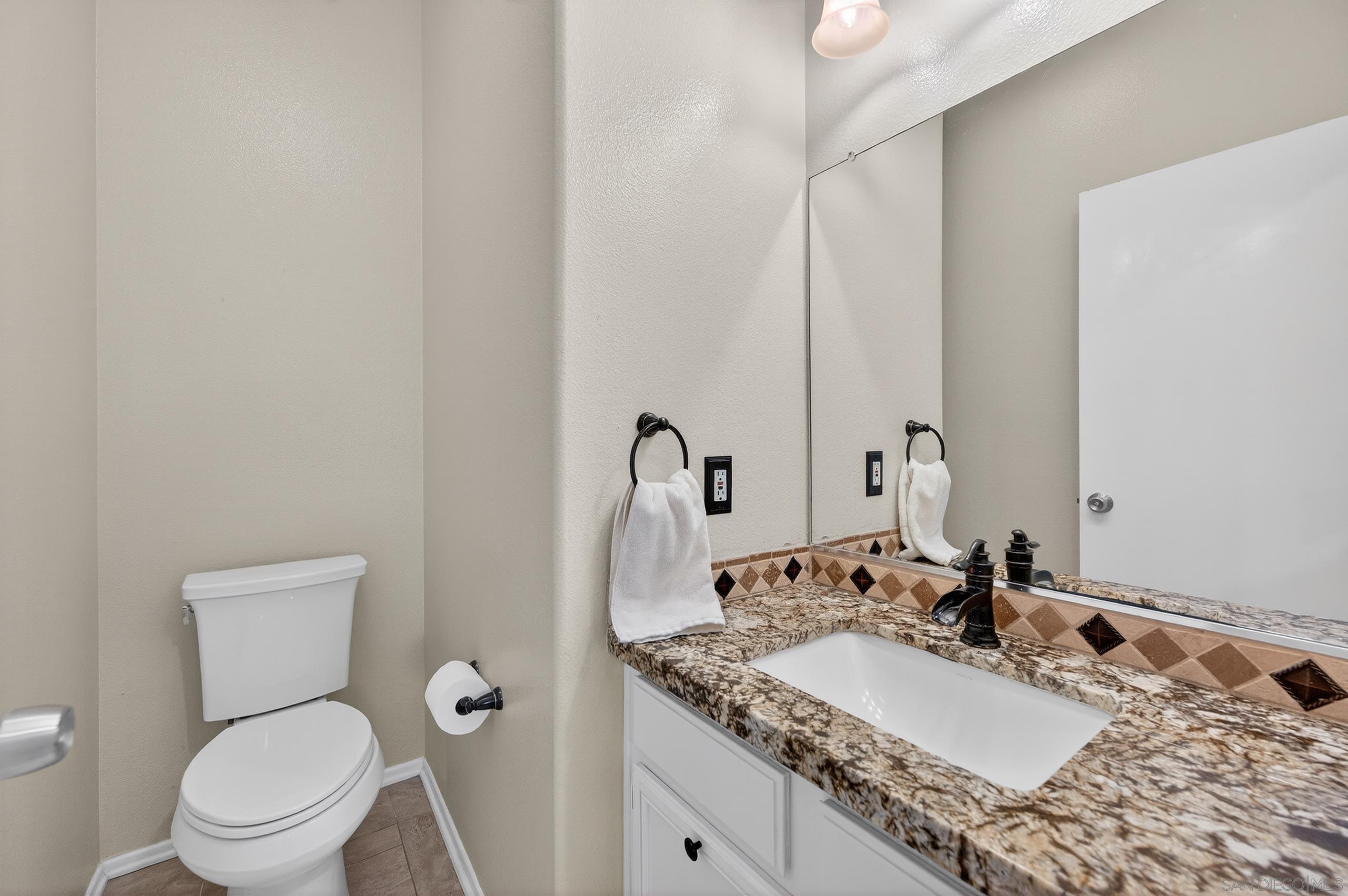Detail Gallery Image 18 of 36 For 43165  Sereno Dr., Temecula,  CA 92592 - 4 Beds | 2/1 Baths