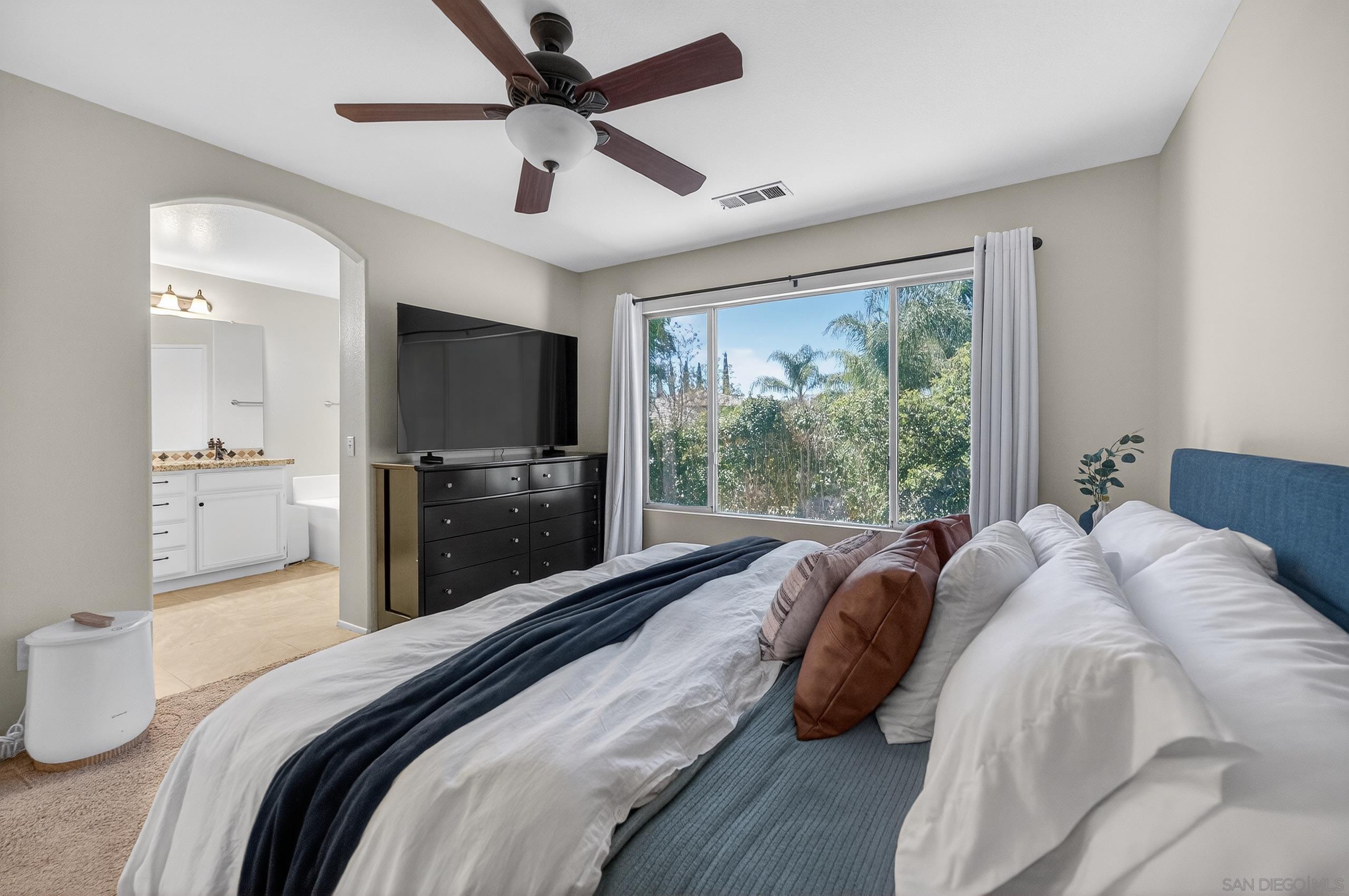 Detail Gallery Image 20 of 36 For 43165  Sereno Dr., Temecula,  CA 92592 - 4 Beds | 2/1 Baths