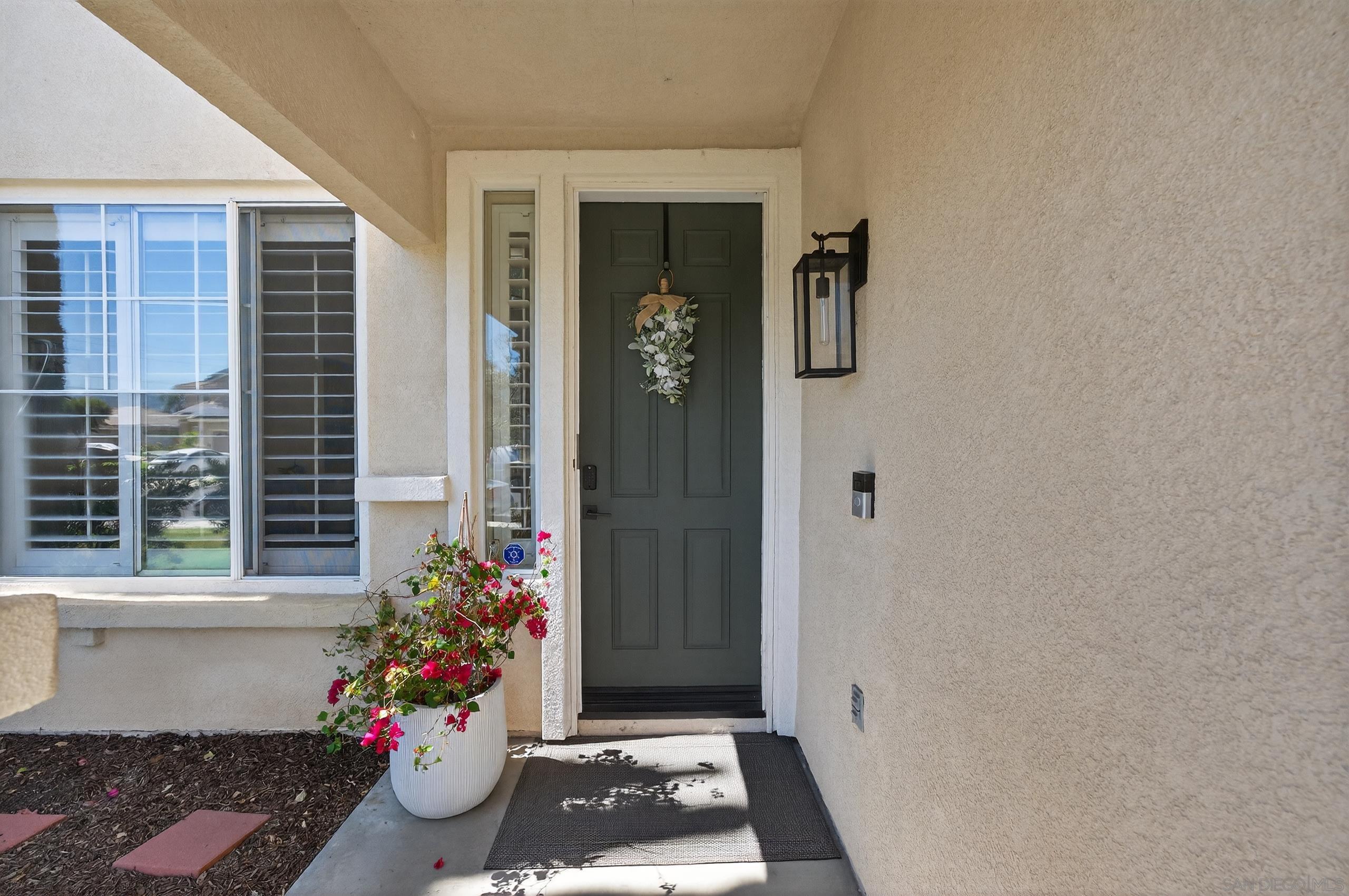 Detail Gallery Image 3 of 36 For 43165  Sereno Dr., Temecula,  CA 92592 - 4 Beds | 2/1 Baths