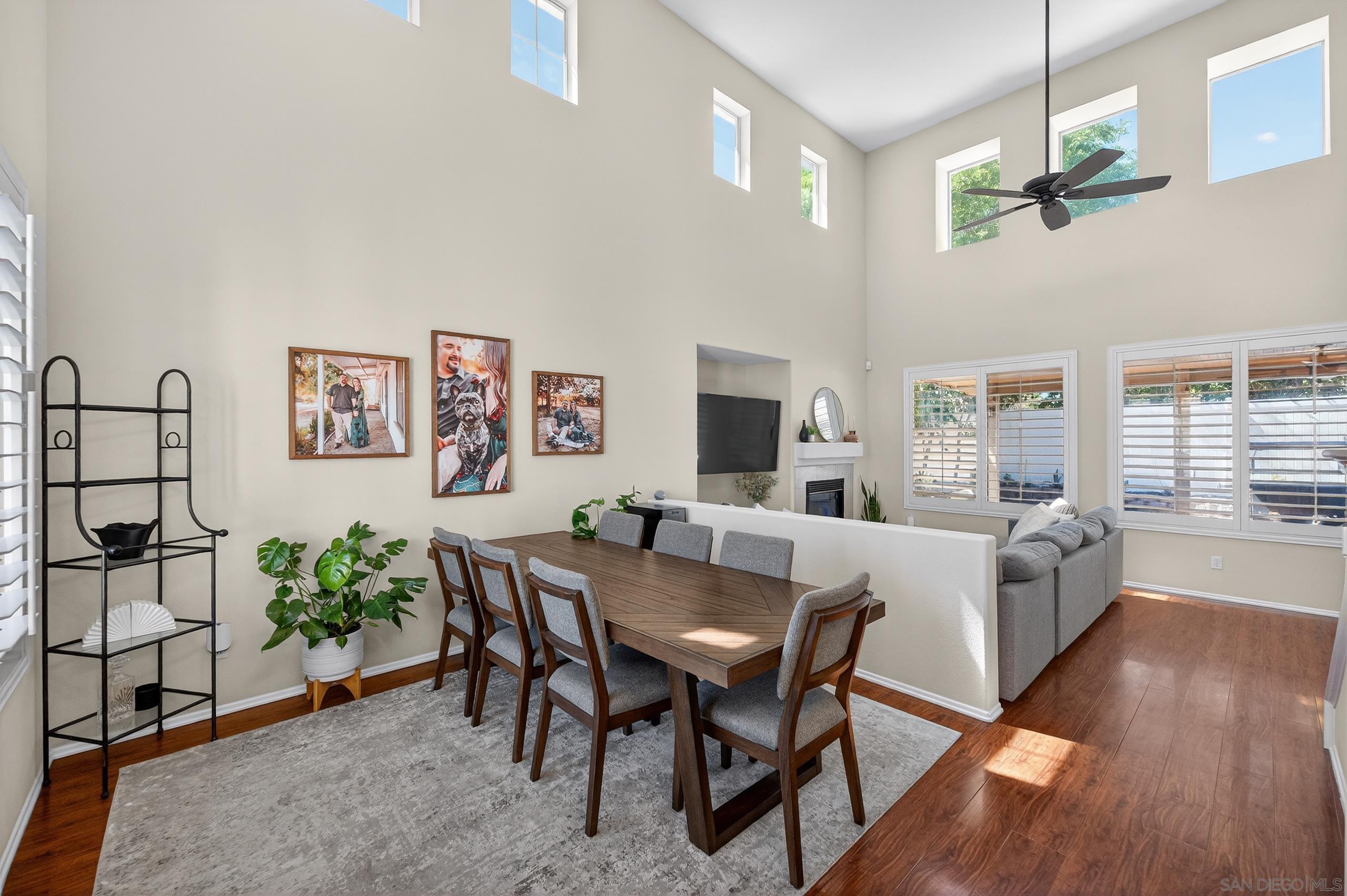 Detail Gallery Image 4 of 36 For 43165  Sereno Dr., Temecula,  CA 92592 - 4 Beds | 2/1 Baths