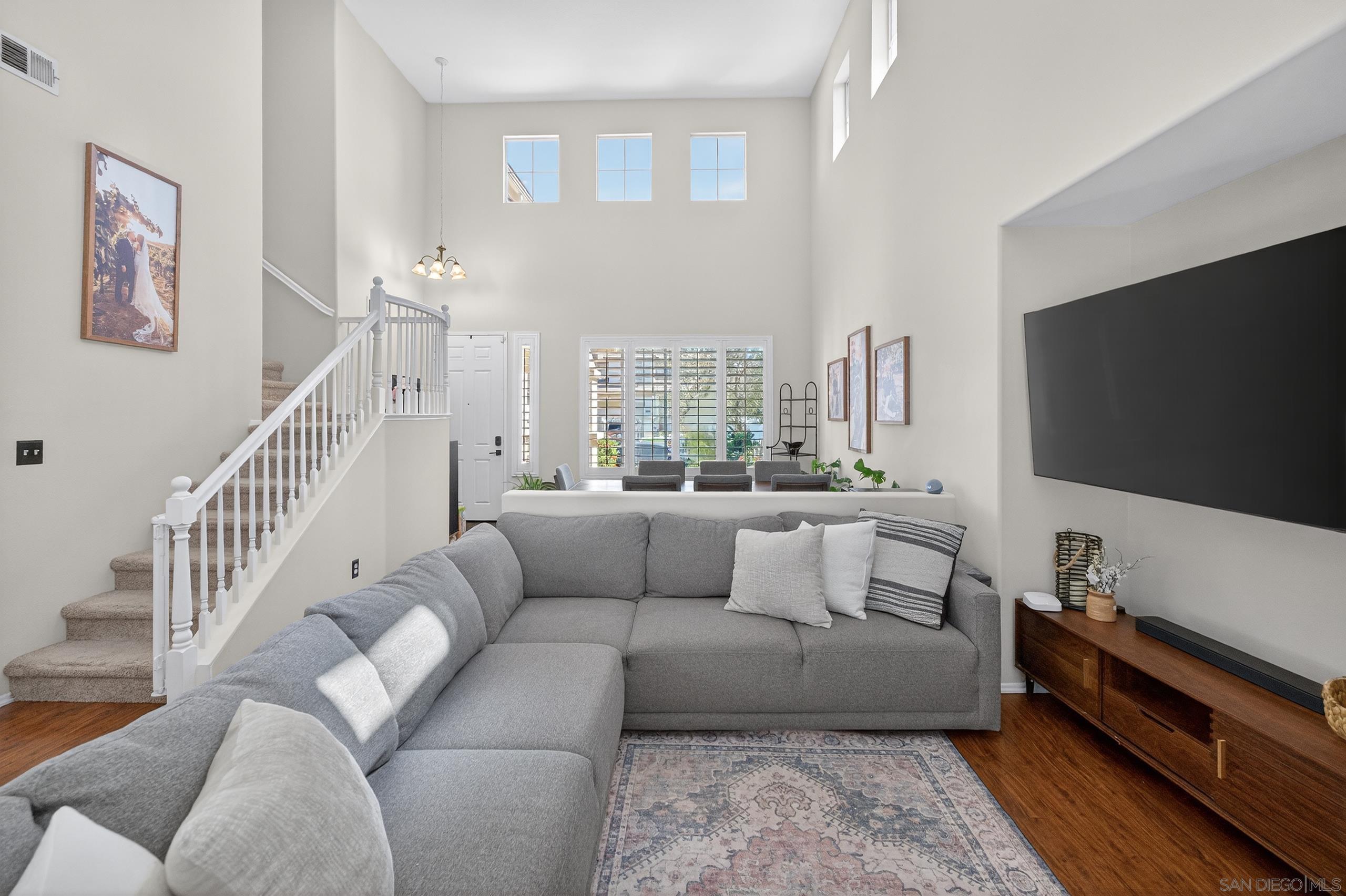 Detail Gallery Image 9 of 36 For 43165  Sereno Dr., Temecula,  CA 92592 - 4 Beds | 2/1 Baths