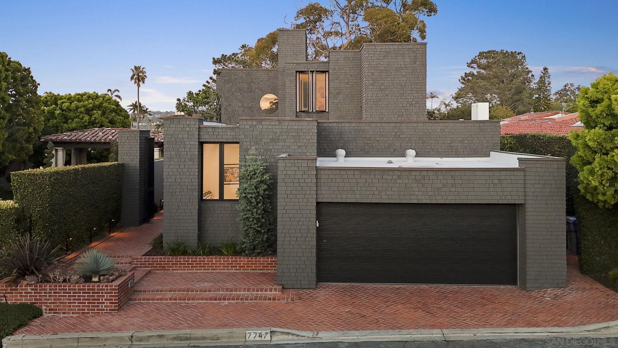 Detail Gallery Image 2 of 15 For 7747  Whitefield, La Jolla,  CA 92037 - 4 Beds | 3/1 Baths