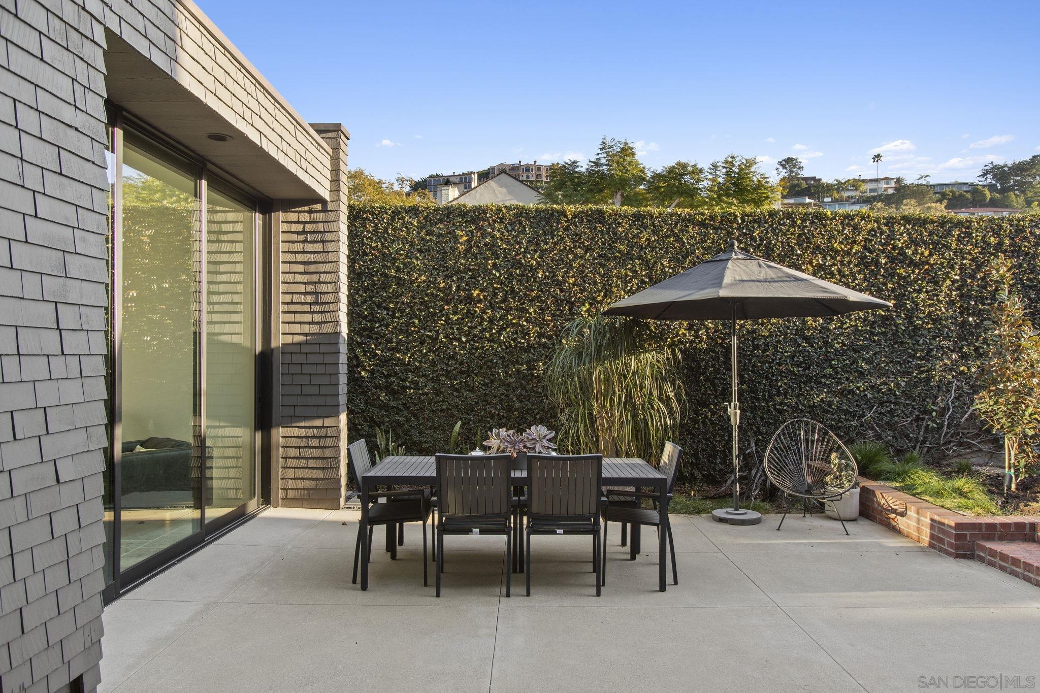 Detail Gallery Image 12 of 15 For 7747  Whitefield, La Jolla,  CA 92037 - 4 Beds | 3/1 Baths