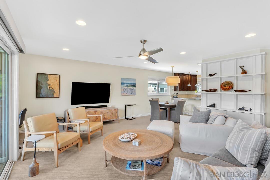 Detail Gallery Image 12 of 42 For 1155  Star Park Circle  1b,  Coronado,  CA 92118 - 2 Beds | 2 Baths