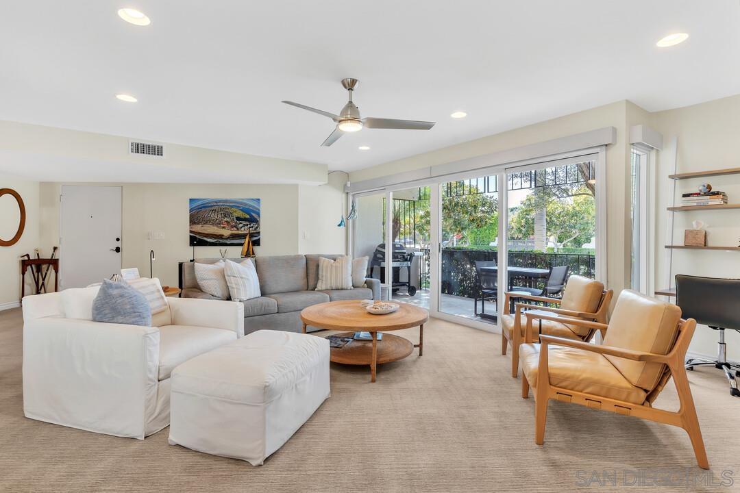 Detail Gallery Image 13 of 42 For 1155  Star Park Circle  1b,  Coronado,  CA 92118 - 2 Beds | 2 Baths