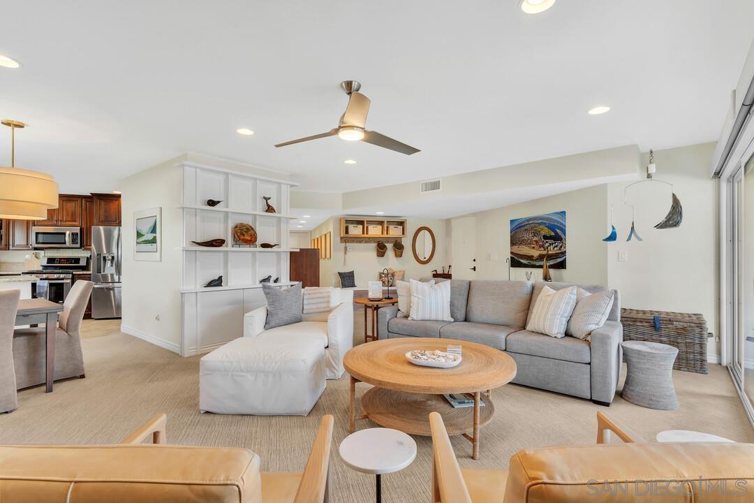 Detail Gallery Image 14 of 42 For 1155  Star Park Circle  1b,  Coronado,  CA 92118 - 2 Beds | 2 Baths