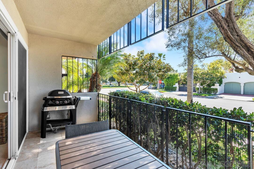 Detail Gallery Image 15 of 42 For 1155  Star Park Circle  1b,  Coronado,  CA 92118 - 2 Beds | 2 Baths