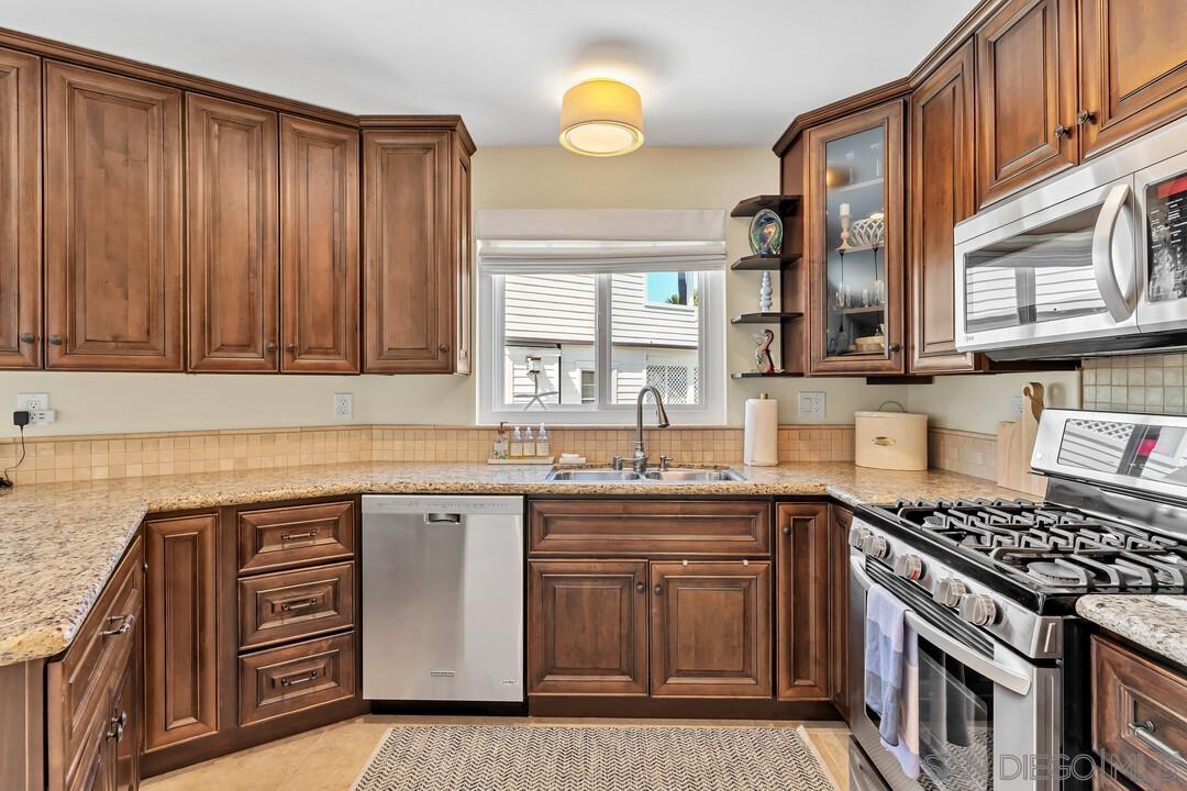 Detail Gallery Image 20 of 42 For 1155  Star Park Circle  1b,  Coronado,  CA 92118 - 2 Beds | 2 Baths