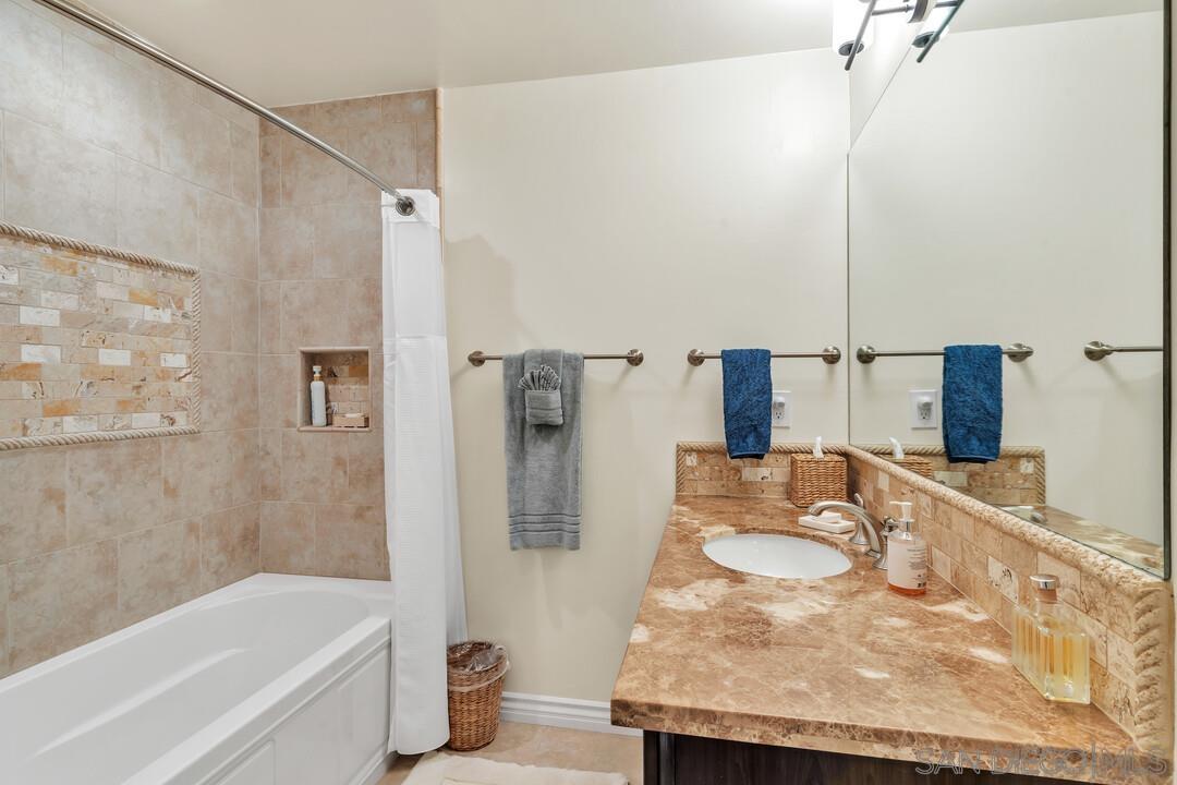 Detail Gallery Image 23 of 42 For 1155  Star Park Circle  1b,  Coronado,  CA 92118 - 2 Beds | 2 Baths