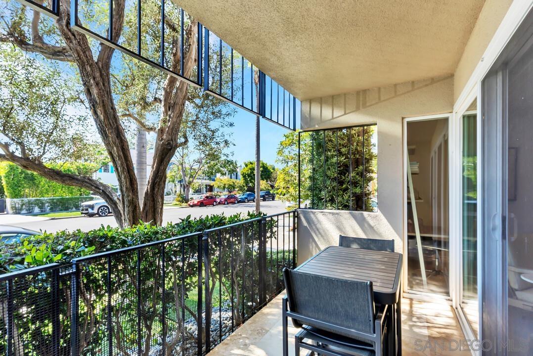 Detail Gallery Image 6 of 42 For 1155  Star Park Circle  1b,  Coronado,  CA 92118 - 2 Beds | 2 Baths