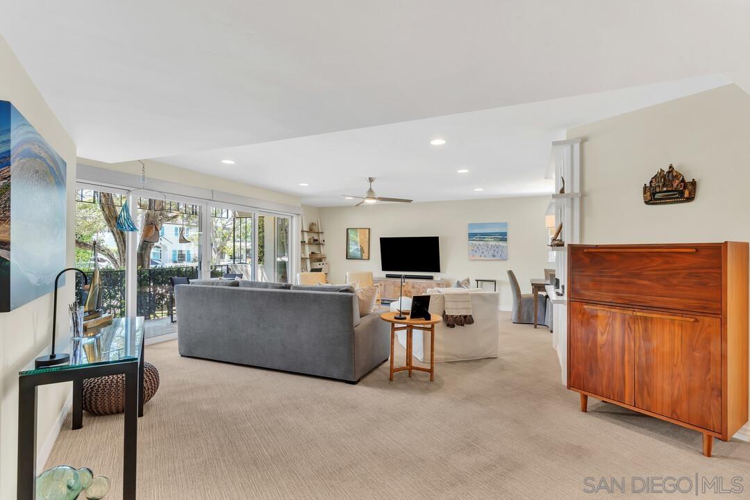 Detail Gallery Image 8 of 42 For 1155  Star Park Circle  1b,  Coronado,  CA 92118 - 2 Beds | 2 Baths