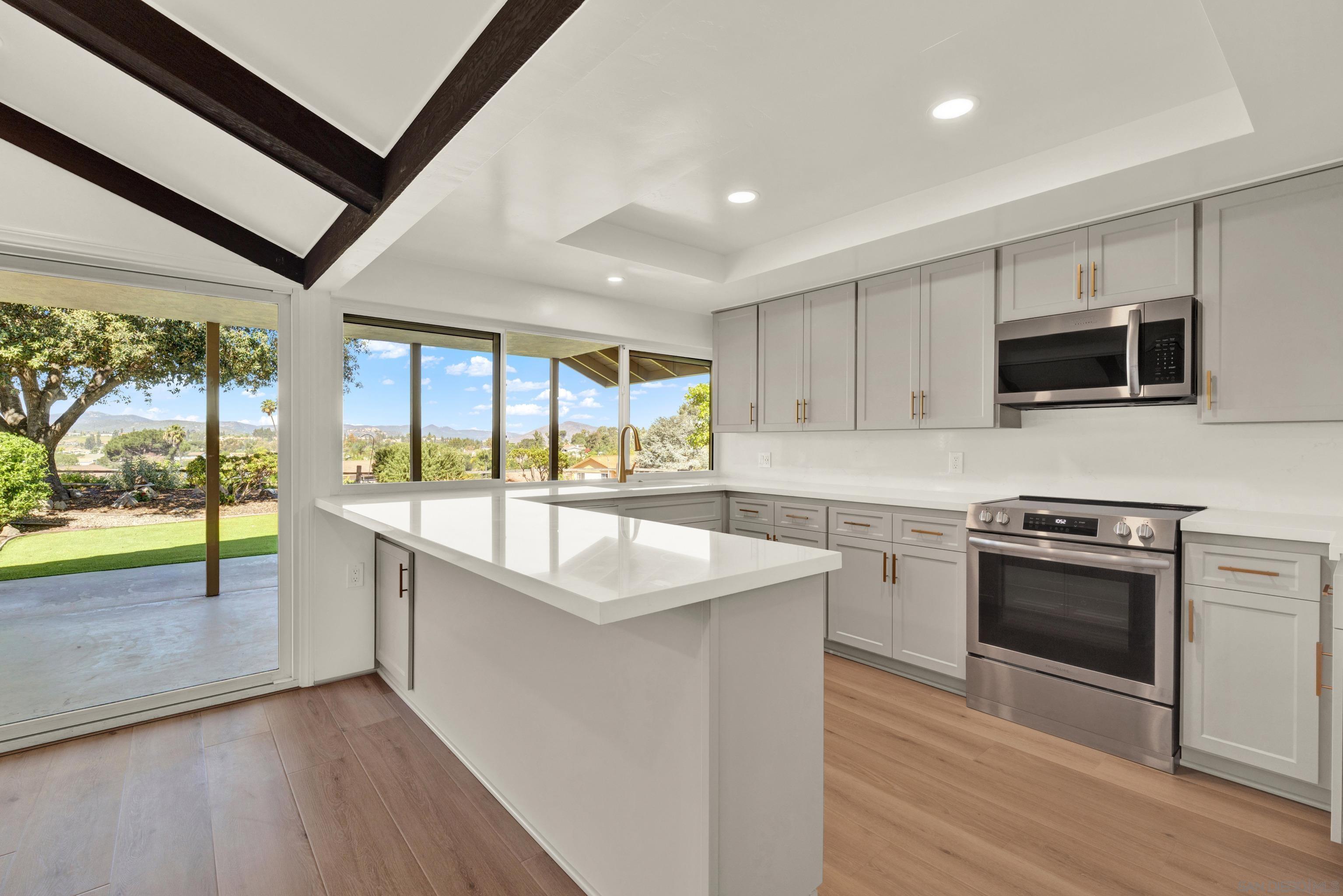 Detail Gallery Image 16 of 72 For 12540  Montero Way, San Diego,  CA 92128 - 5 Beds | 3 Baths