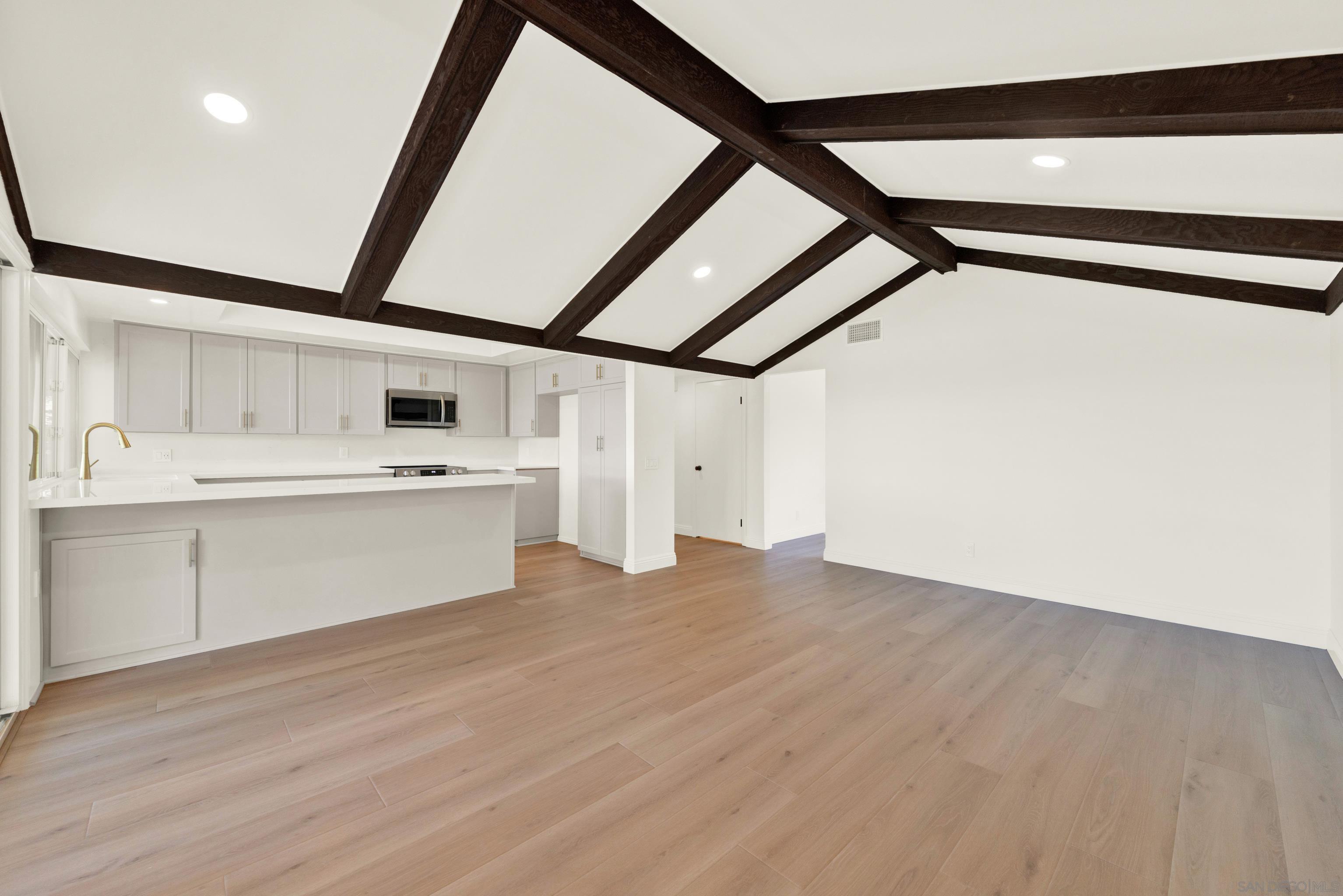 Detail Gallery Image 17 of 72 For 12540  Montero Way, San Diego,  CA 92128 - 5 Beds | 3 Baths