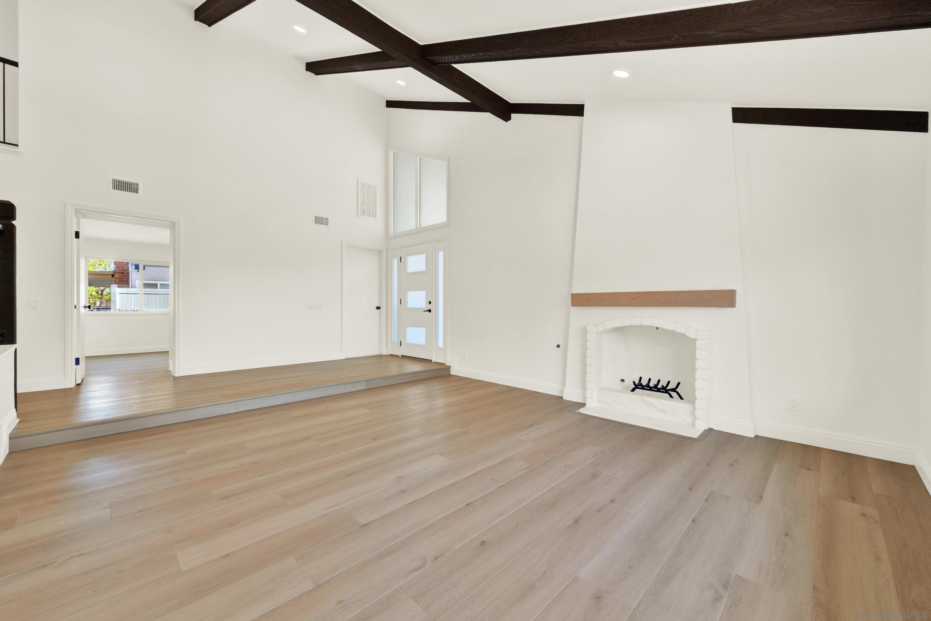 Detail Gallery Image 6 of 72 For 12540  Montero Way, San Diego,  CA 92128 - 5 Beds | 3 Baths