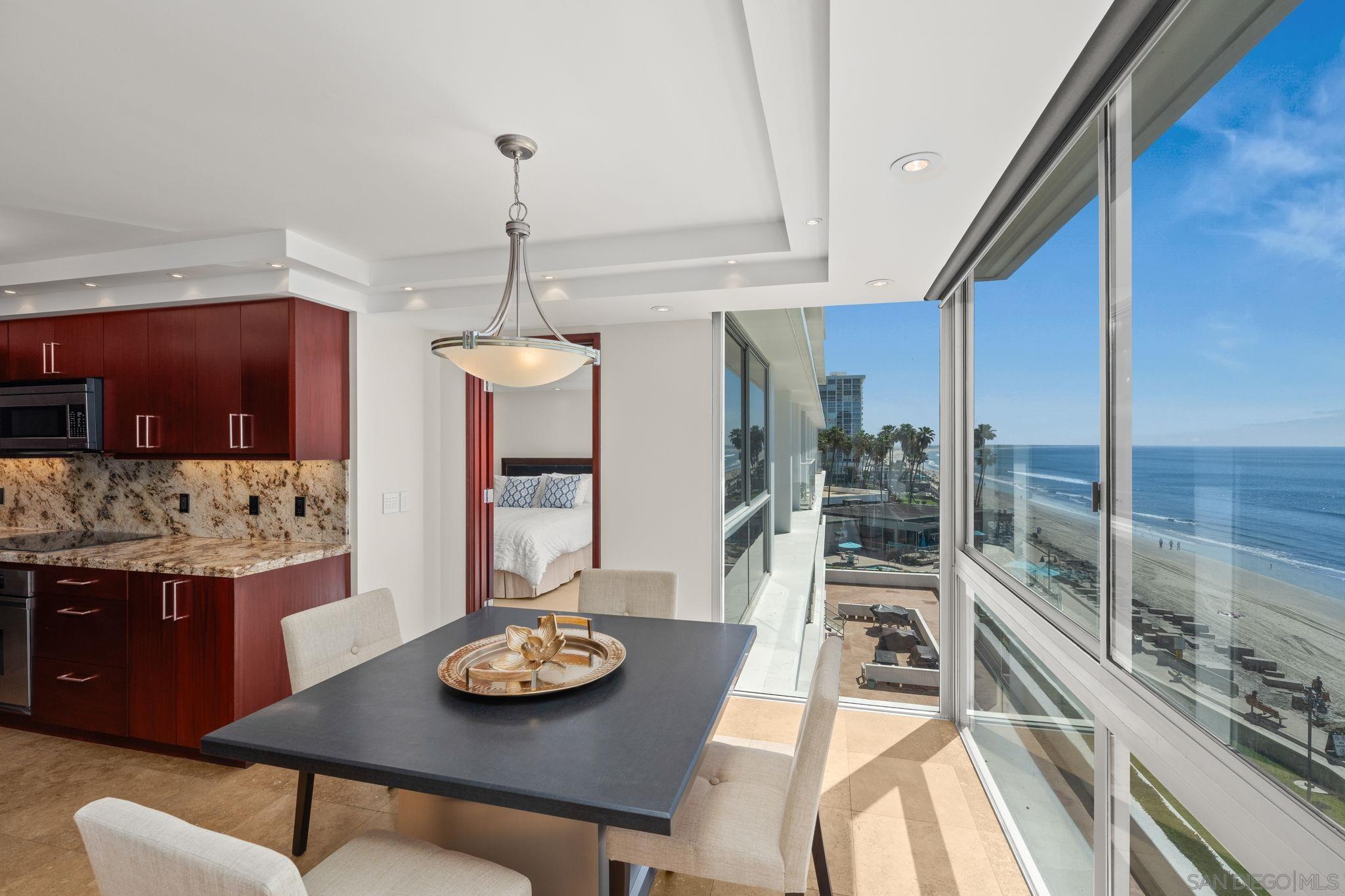 Detail Gallery Image 2 of 35 For 1760  Avenida Del Mundo  #406,  Coronado,  CA 92118 - 2 Beds | 2 Baths