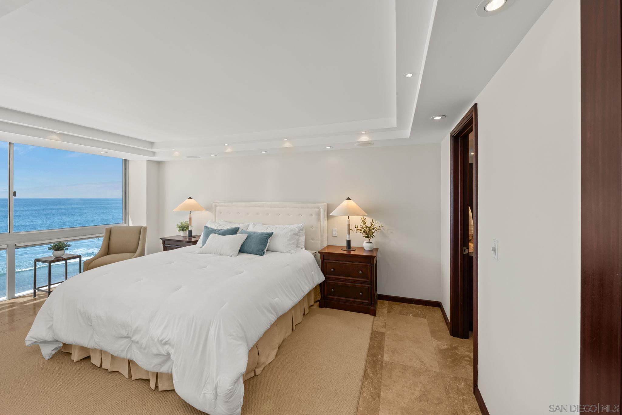 Detail Gallery Image 12 of 35 For 1760  Avenida Del Mundo  #406,  Coronado,  CA 92118 - 2 Beds | 2 Baths