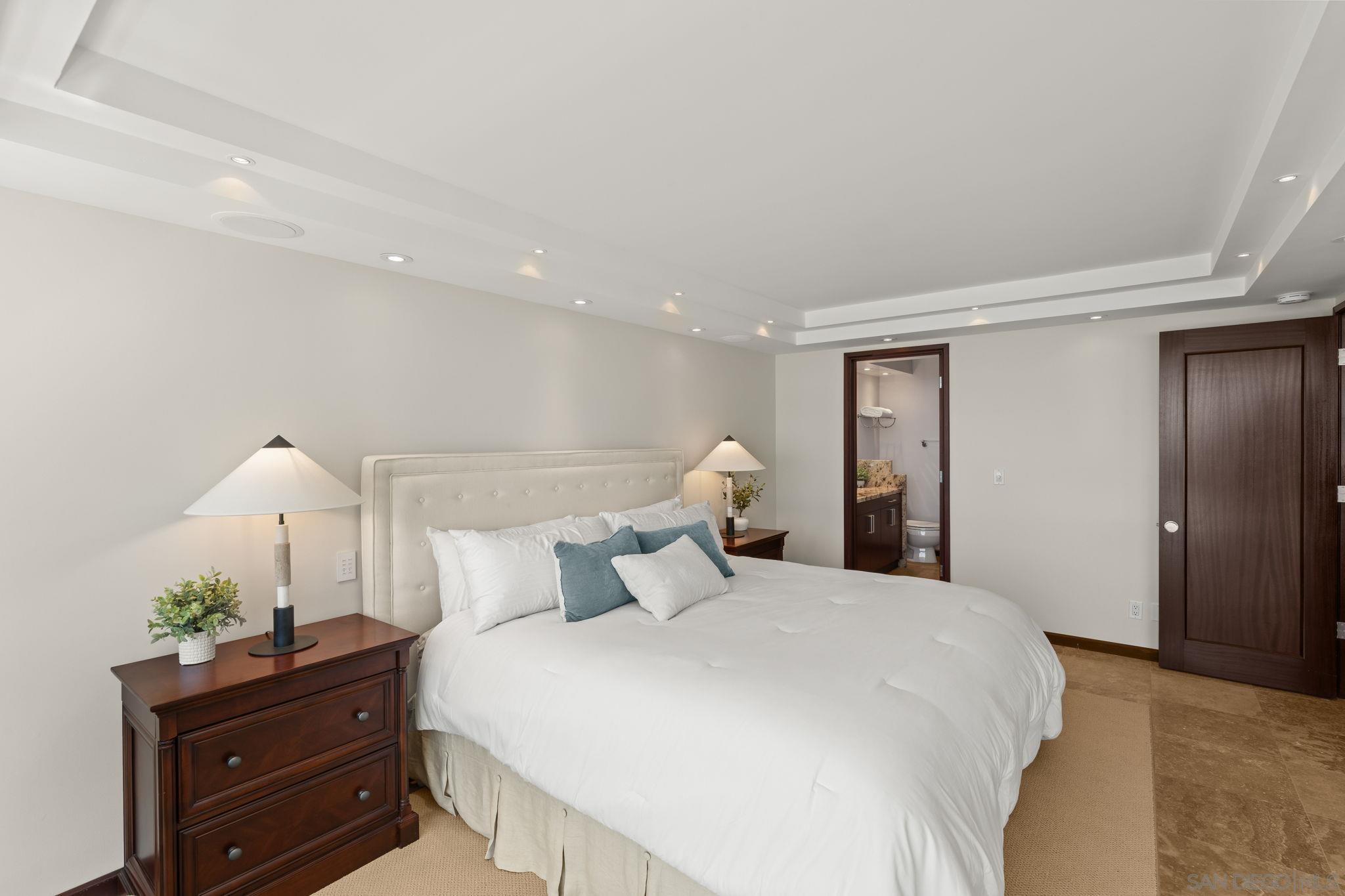 Detail Gallery Image 13 of 35 For 1760  Avenida Del Mundo  #406,  Coronado,  CA 92118 - 2 Beds | 2 Baths