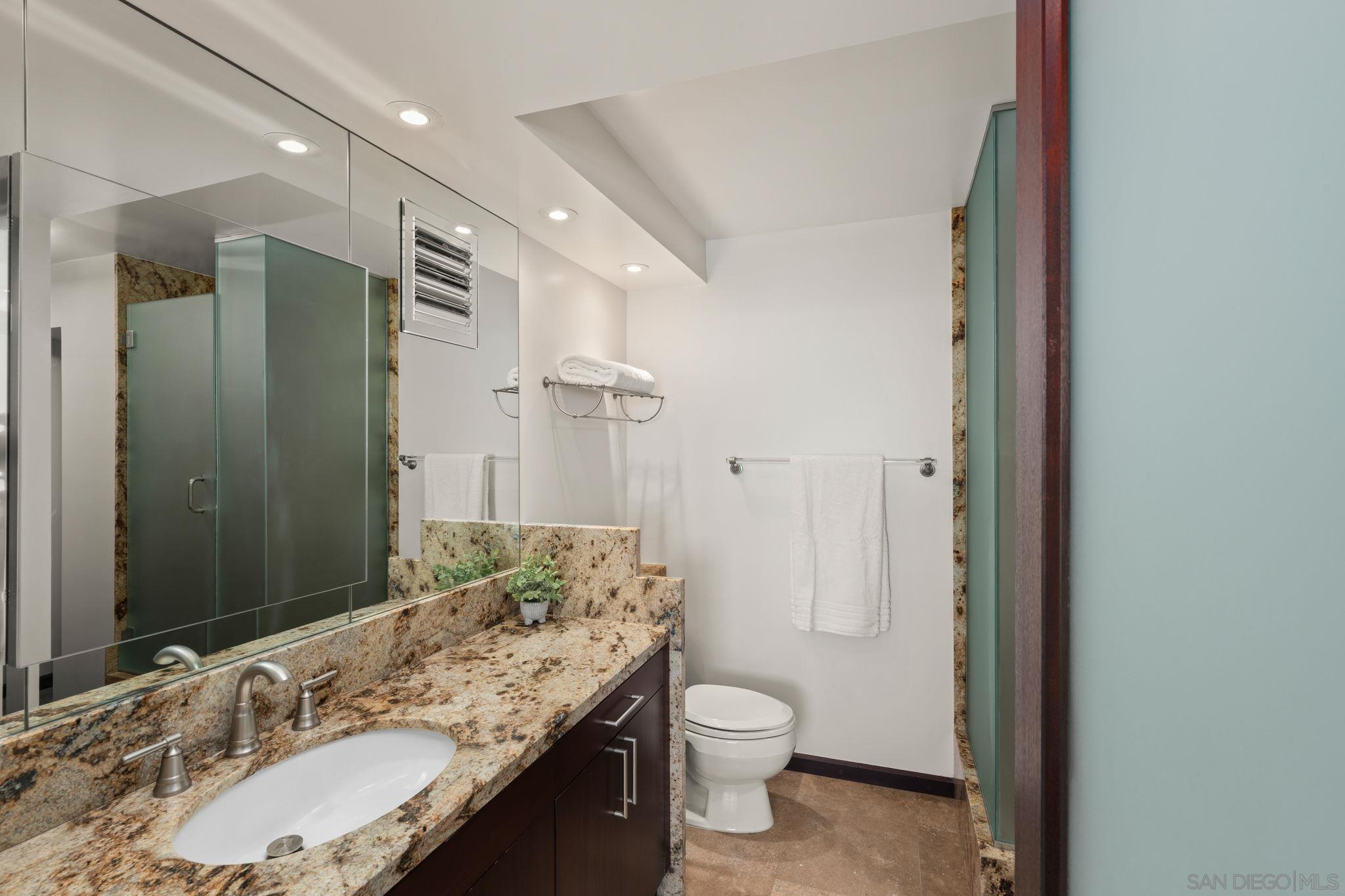 Detail Gallery Image 16 of 35 For 1760  Avenida Del Mundo  #406,  Coronado,  CA 92118 - 2 Beds | 2 Baths