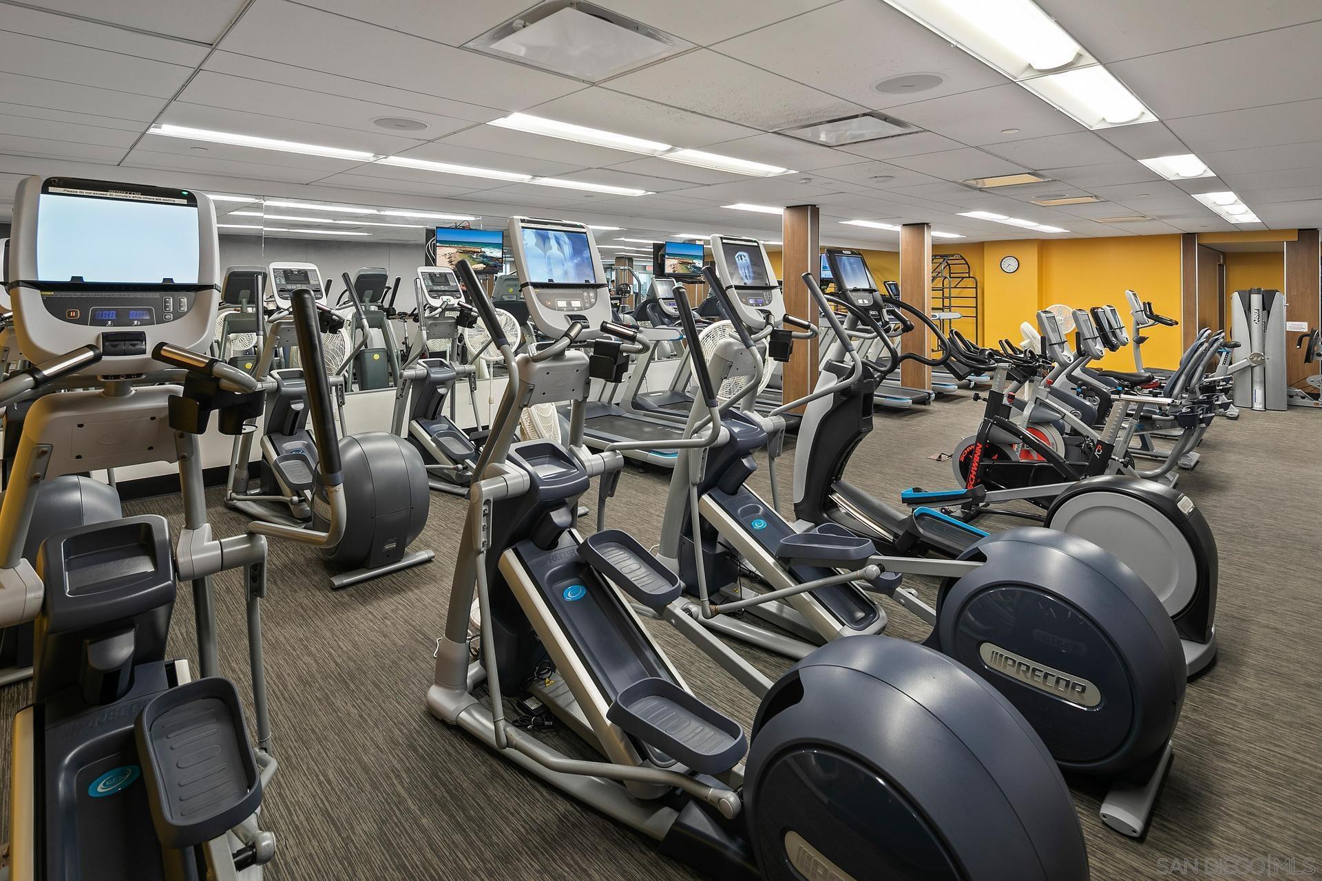 Detail Gallery Image 27 of 35 For 1760  Avenida Del Mundo  #406,  Coronado,  CA 92118 - 2 Beds | 2 Baths