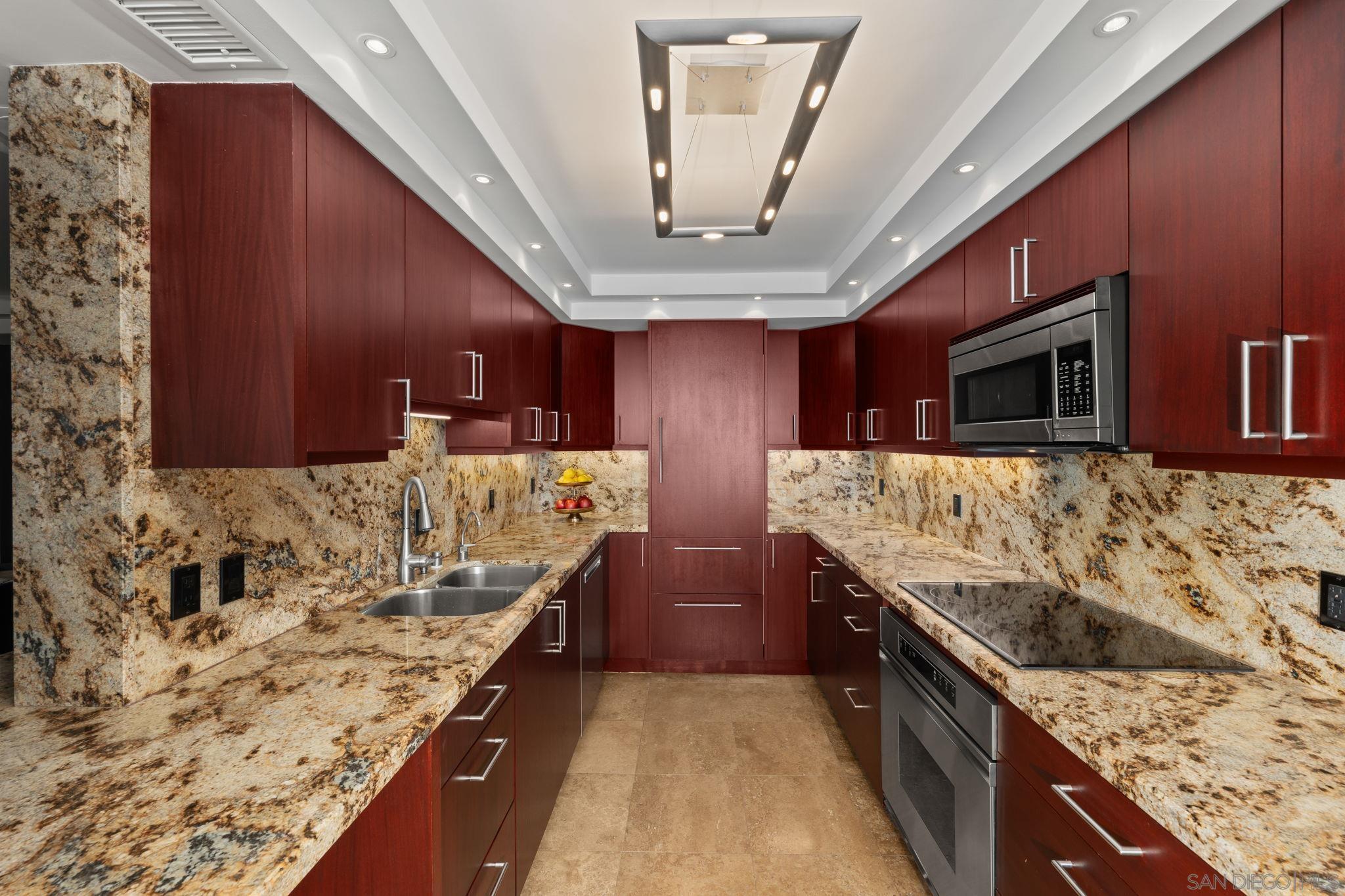 Detail Gallery Image 5 of 35 For 1760  Avenida Del Mundo  #406,  Coronado,  CA 92118 - 2 Beds | 2 Baths