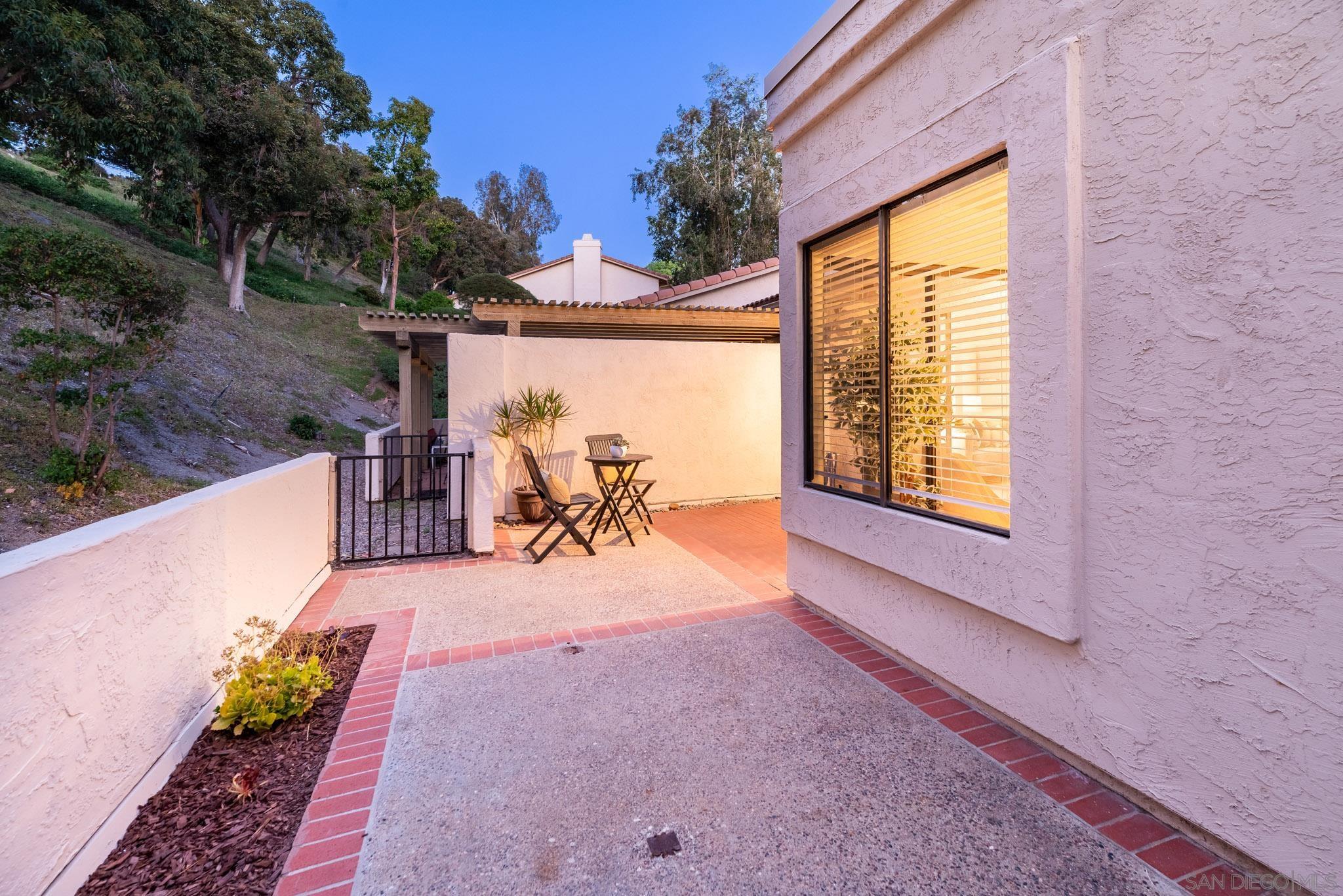 Detail Gallery Image 30 of 51 For 17922  Avenida Cordillera  #258,  San Diego,  CA 92128 - 2 Beds | 2 Baths