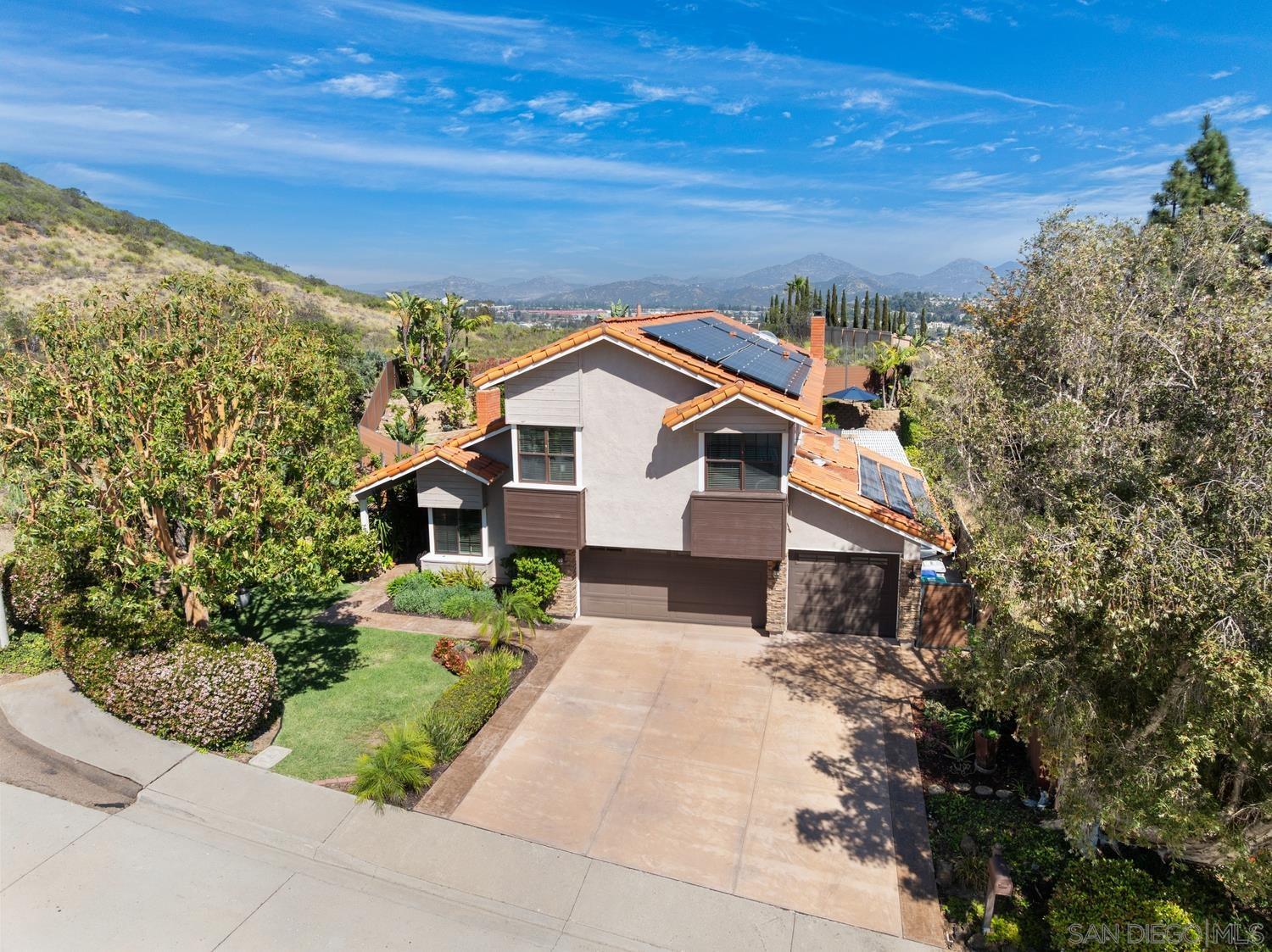 Detail Gallery Image 2 of 41 For 14265  Manzella, San Diego,  CA 92129 - 5 Beds | 3 Baths