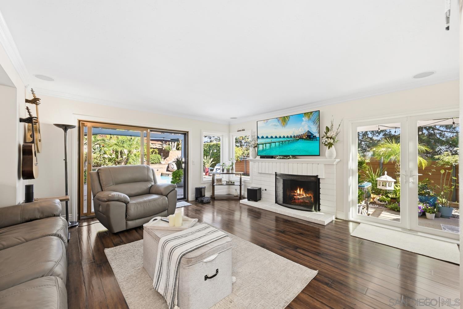 Detail Gallery Image 11 of 41 For 14265  Manzella, San Diego,  CA 92129 - 5 Beds | 3 Baths