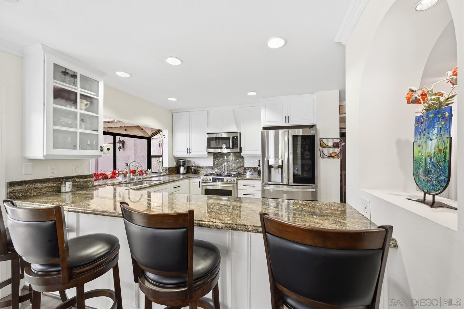 Detail Gallery Image 13 of 41 For 14265  Manzella, San Diego,  CA 92129 - 5 Beds | 3 Baths