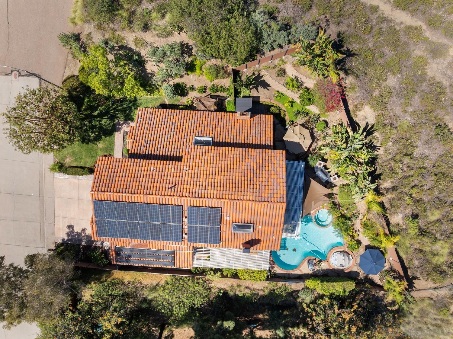 Detail Gallery Image 3 of 41 For 14265  Manzella, San Diego,  CA 92129 - 5 Beds | 3 Baths