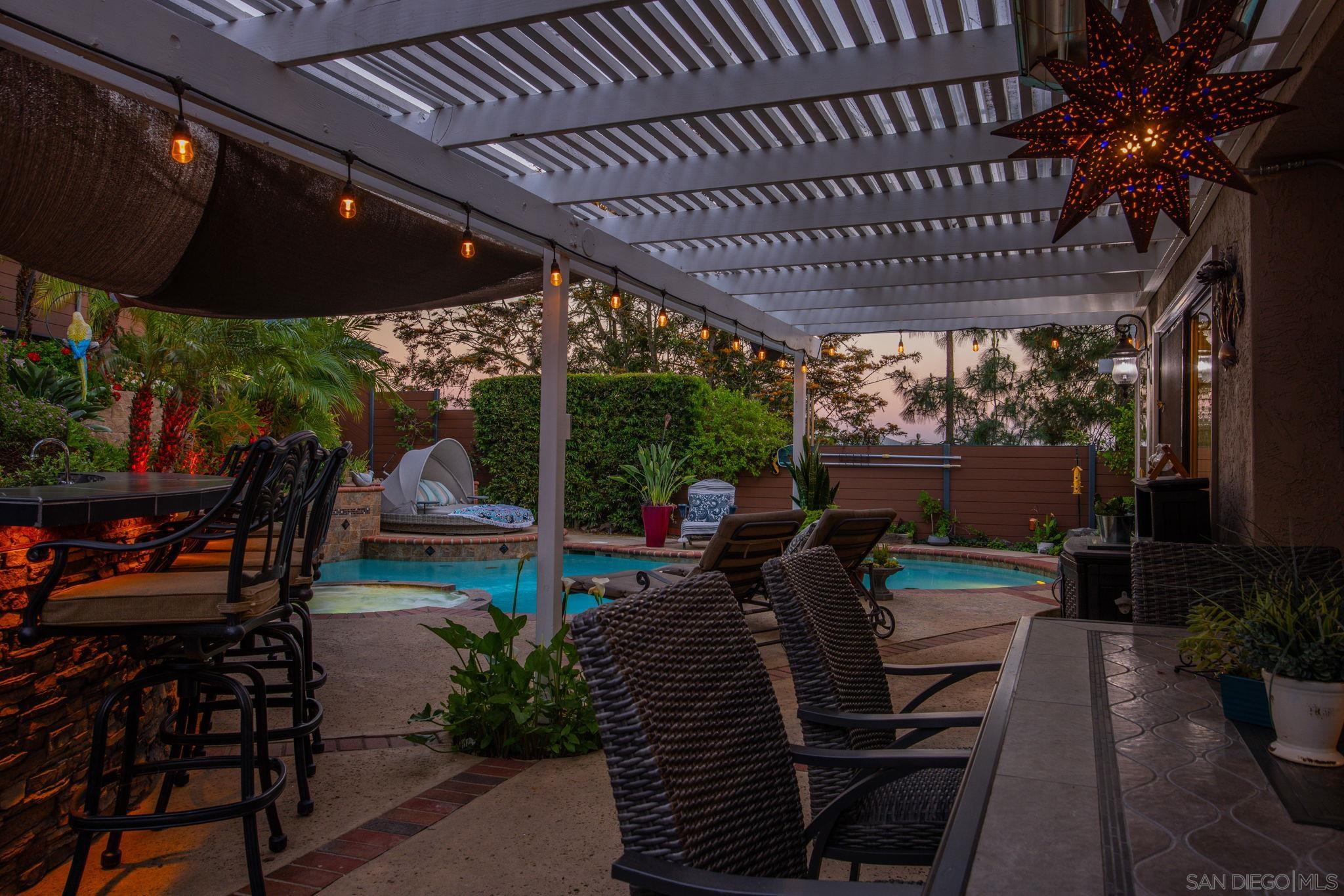 Detail Gallery Image 32 of 51 For 14265  Manzella, San Diego,  CA 92129 - 5 Beds | 3 Baths