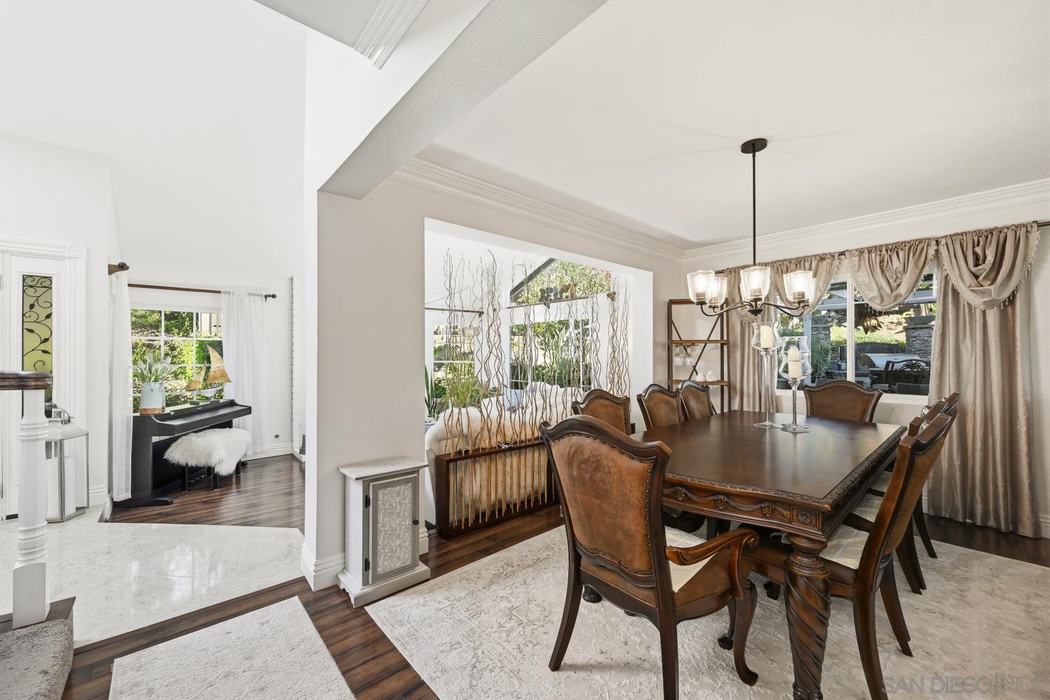 Detail Gallery Image 10 of 41 For 14265  Manzella, San Diego,  CA 92129 - 5 Beds | 3 Baths