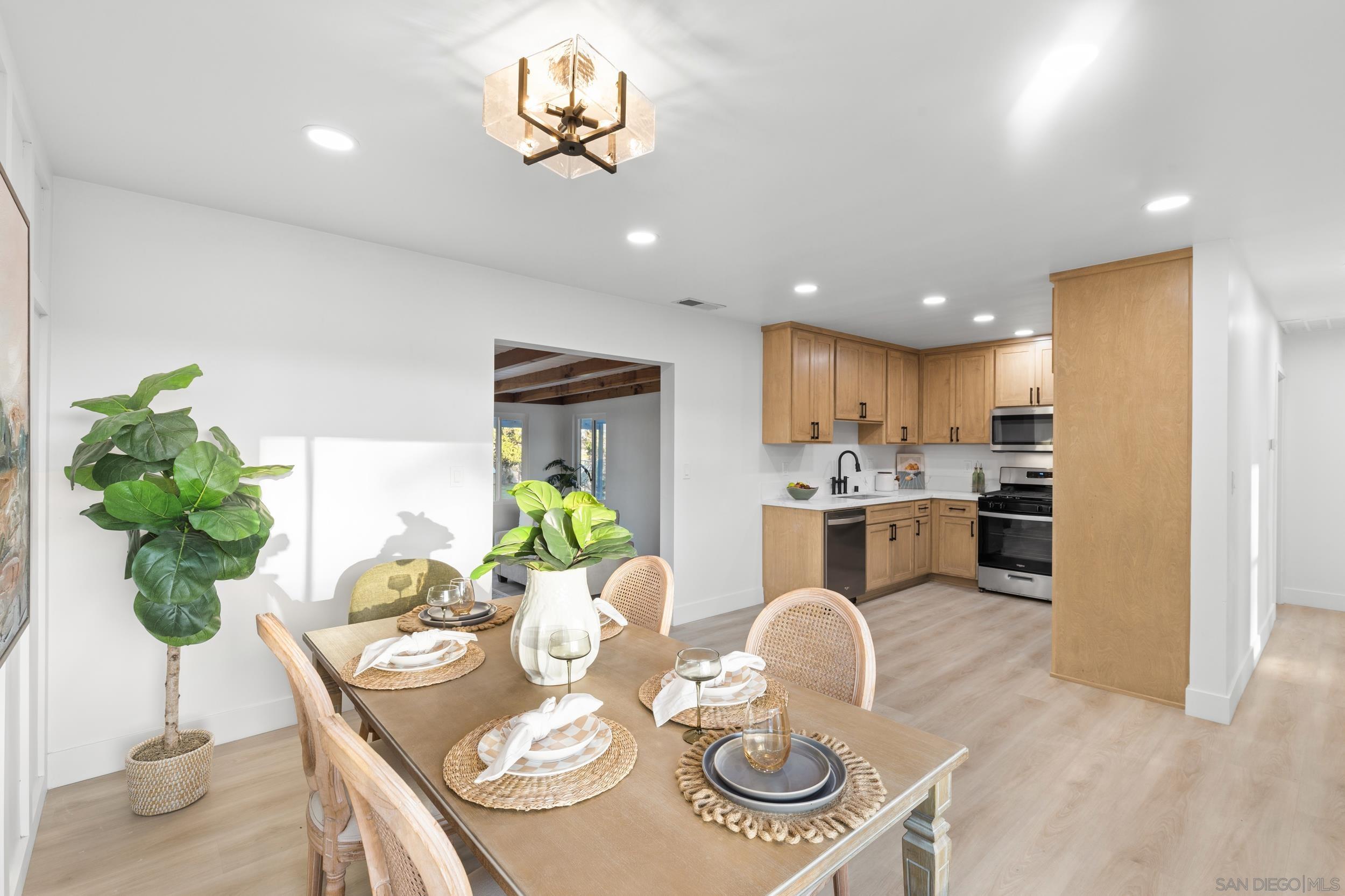 Detail Gallery Image 4 of 21 For 1751  39th St, San Diego,  CA 92105 - 3 Beds | 2 Baths