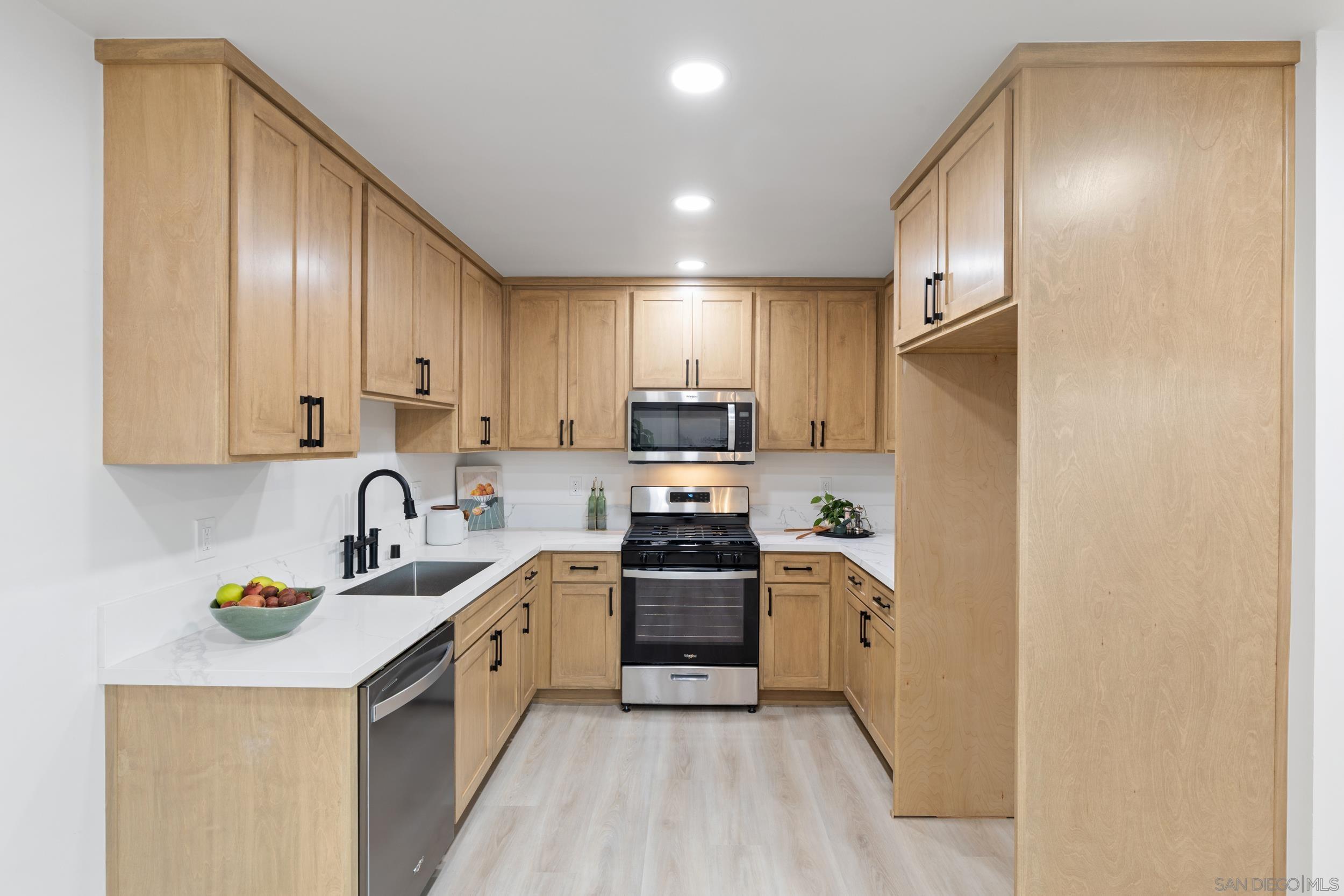 Detail Gallery Image 6 of 21 For 1751  39th St, San Diego,  CA 92105 - 3 Beds | 2 Baths