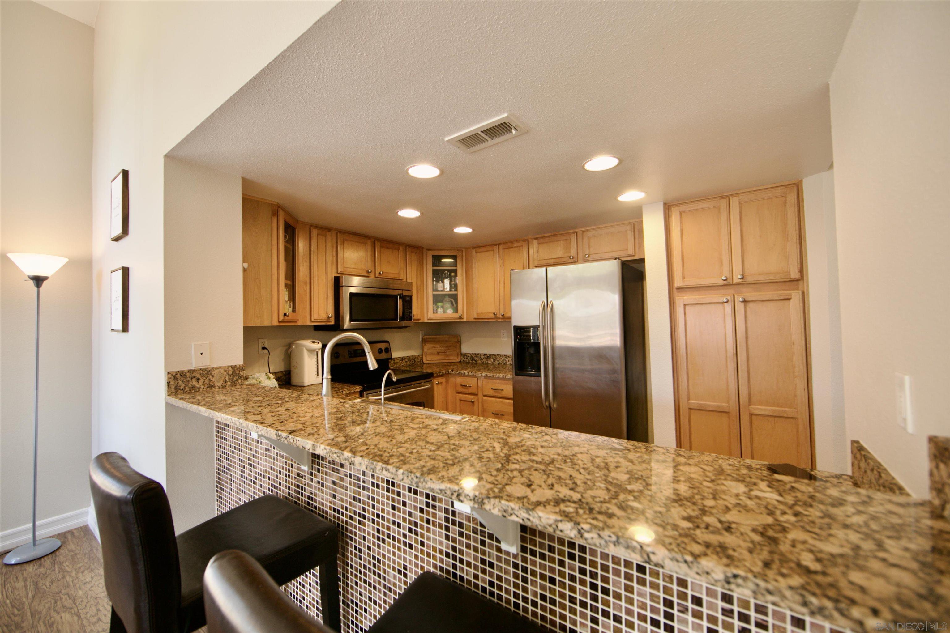 Detail Gallery Image 11 of 32 For 15283  Maturin Dr  #71,  San Diego,  CA 92127 - 2 Beds | 2 Baths