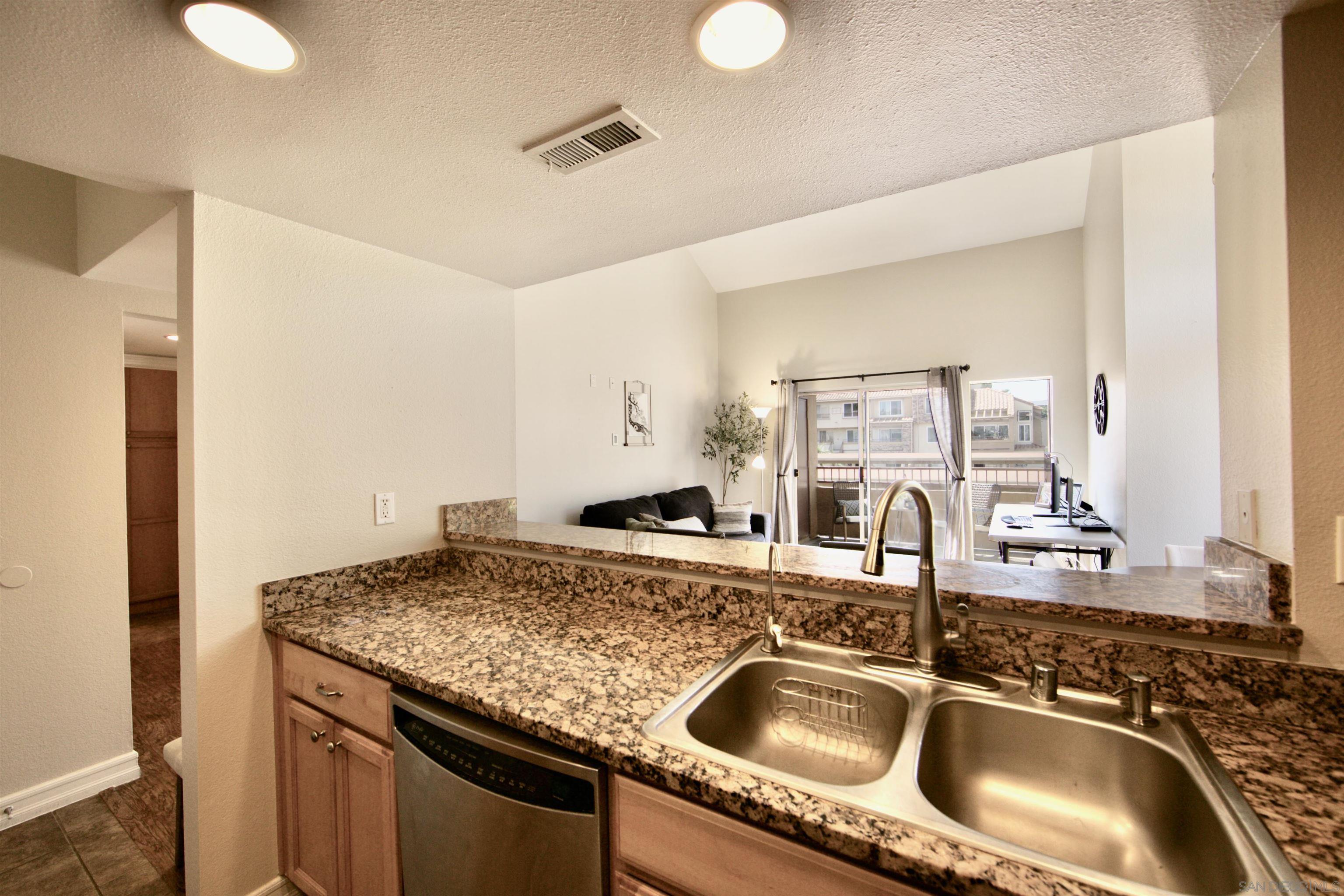 Detail Gallery Image 19 of 32 For 15283  Maturin Dr  #71,  San Diego,  CA 92127 - 2 Beds | 2 Baths