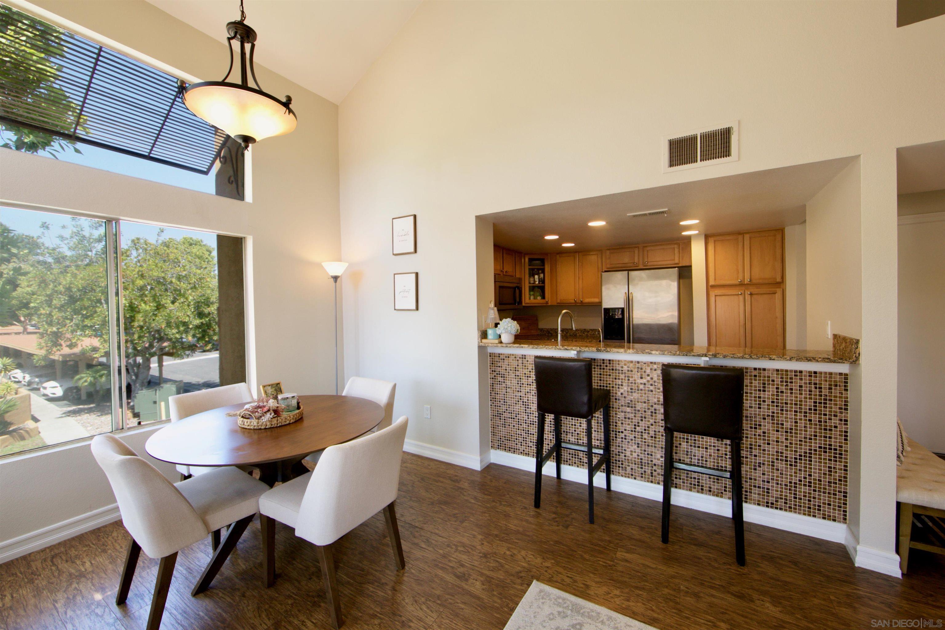 Detail Gallery Image 4 of 32 For 15283  Maturin Dr  #71,  San Diego,  CA 92127 - 2 Beds | 2 Baths