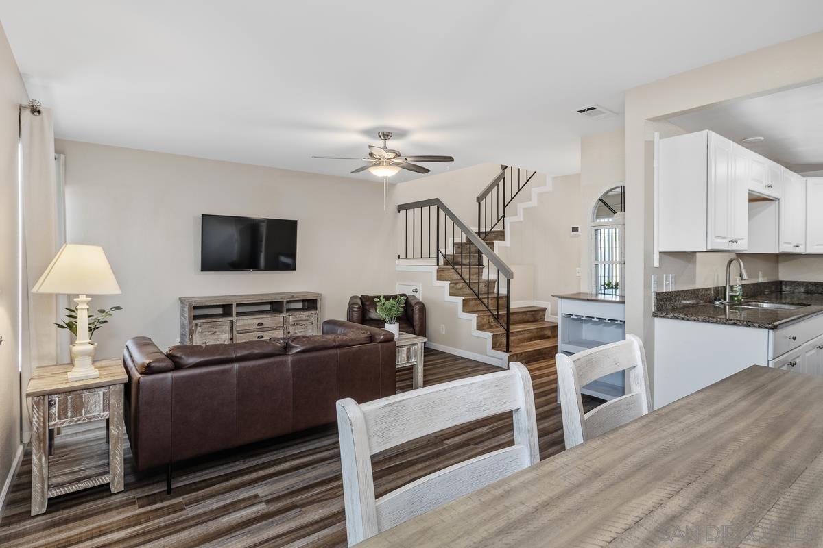 Detail Gallery Image 2 of 28 For 8860  Tamberly  #C,  Santee,  CA 92071 - 2 Beds | 1/1 Baths