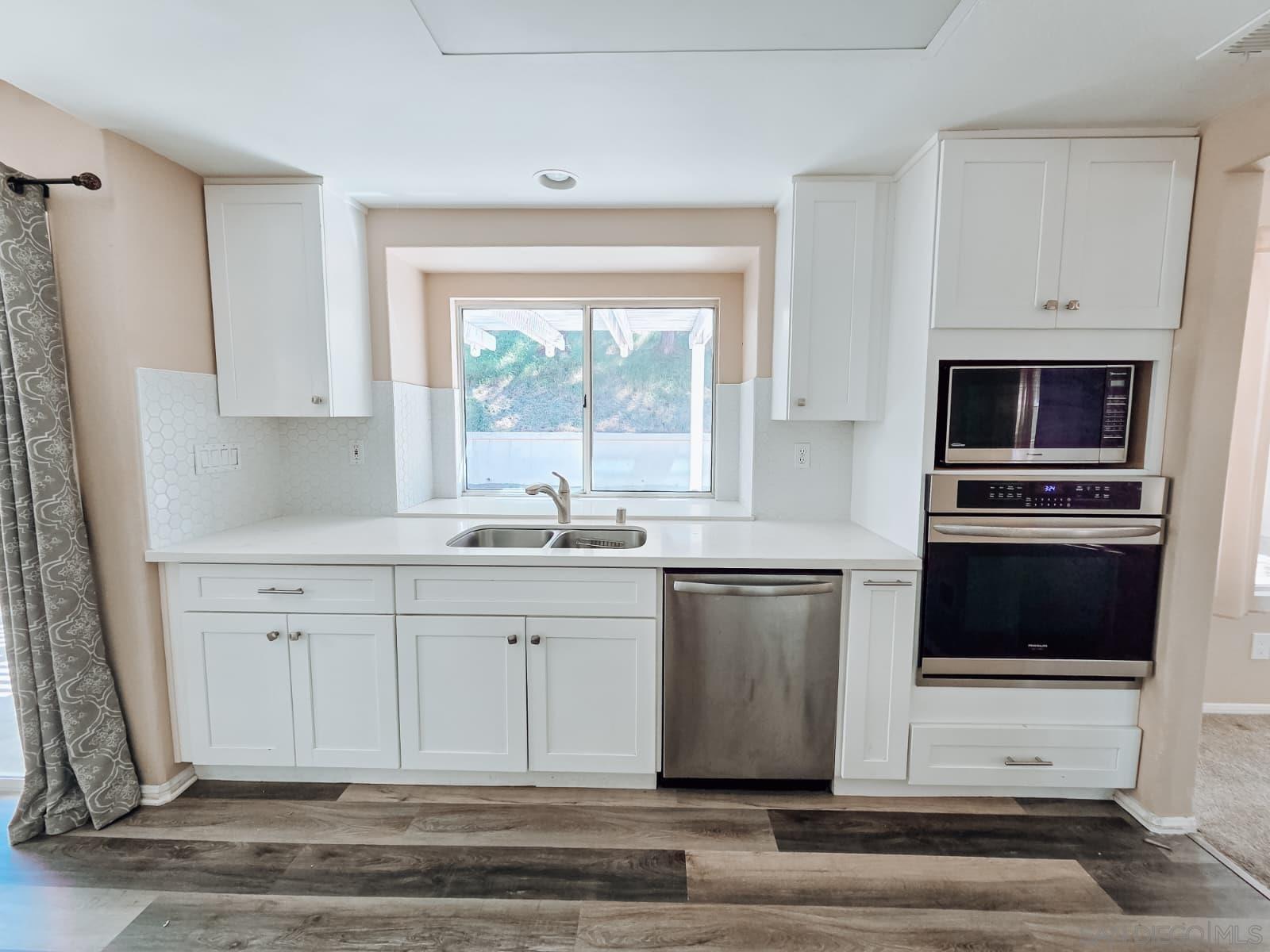 Detail Gallery Image 8 of 24 For 2340  Eastridge, Chula Vista,  CA 91915 - 4 Beds | 2/1 Baths