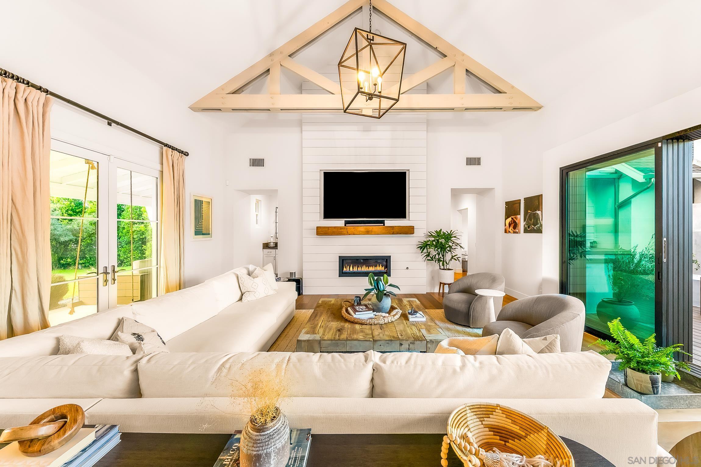 Detail Gallery Image 11 of 74 For 1245  Canton Ct, Encinitas,  CA 92024 - 5 Beds | 4/1 Baths