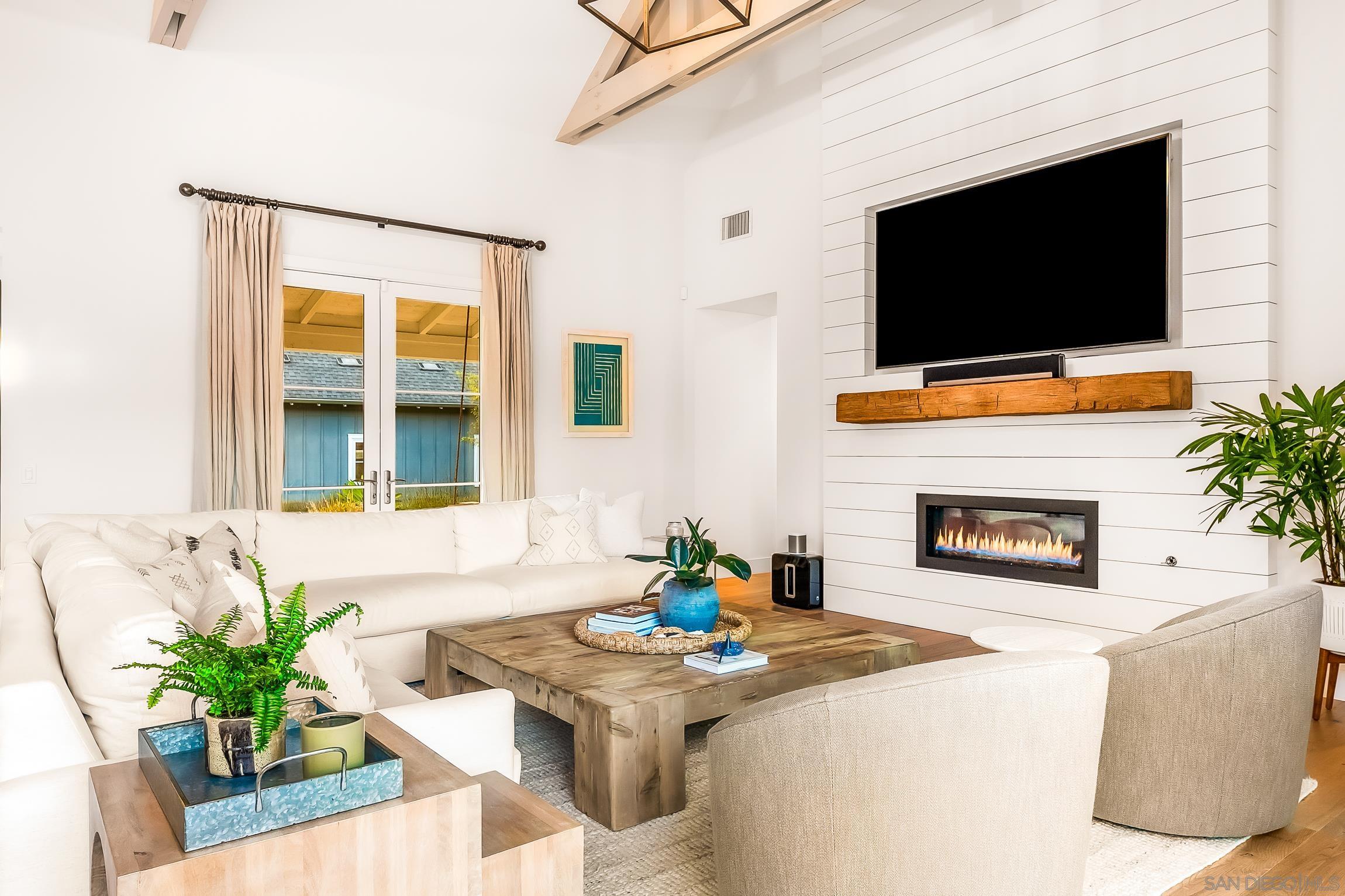 Detail Gallery Image 12 of 74 For 1245  Canton Ct, Encinitas,  CA 92024 - 5 Beds | 4/1 Baths