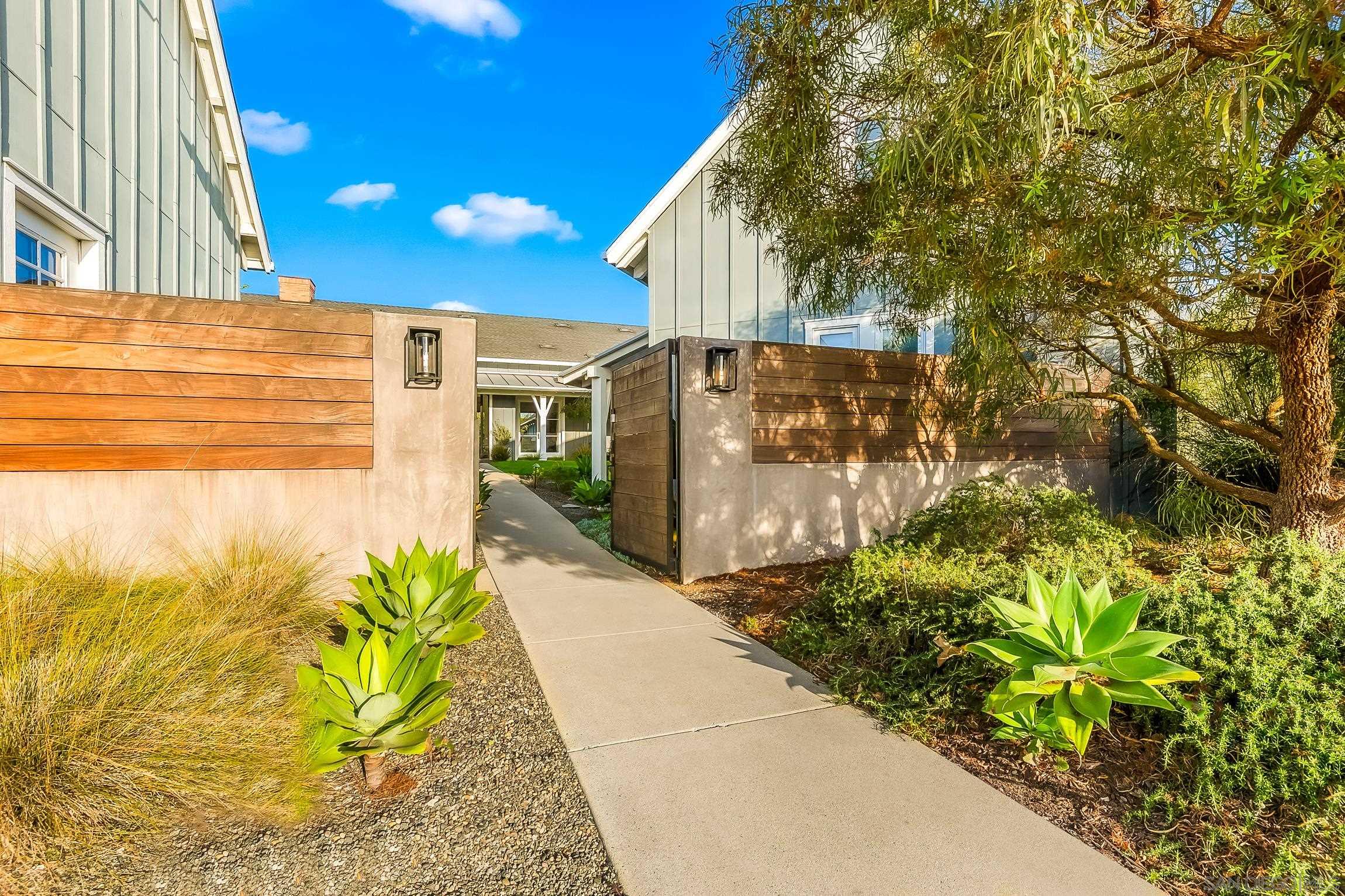 Detail Gallery Image 5 of 74 For 1245  Canton Ct, Encinitas,  CA 92024 - 5 Beds | 4/1 Baths